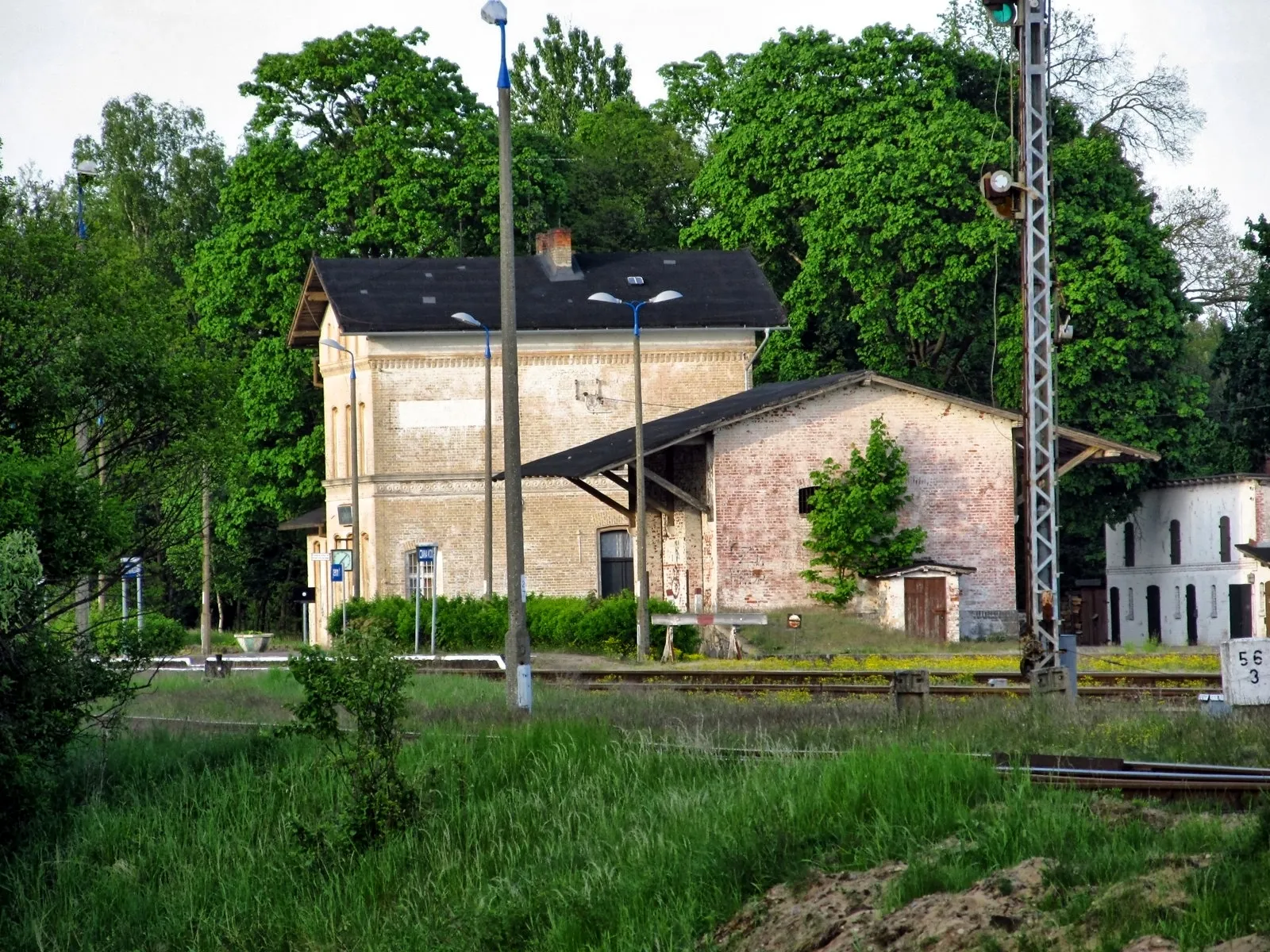 Photo showing: Czarna Woda train station