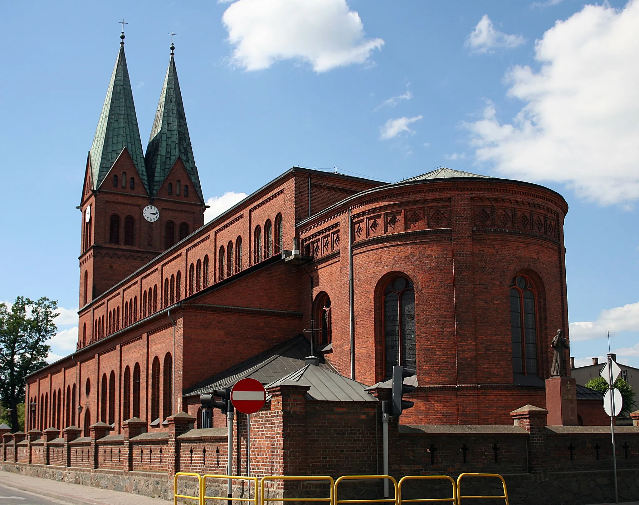 Photo showing: Kościół Wszystkich Świętych w Brusach