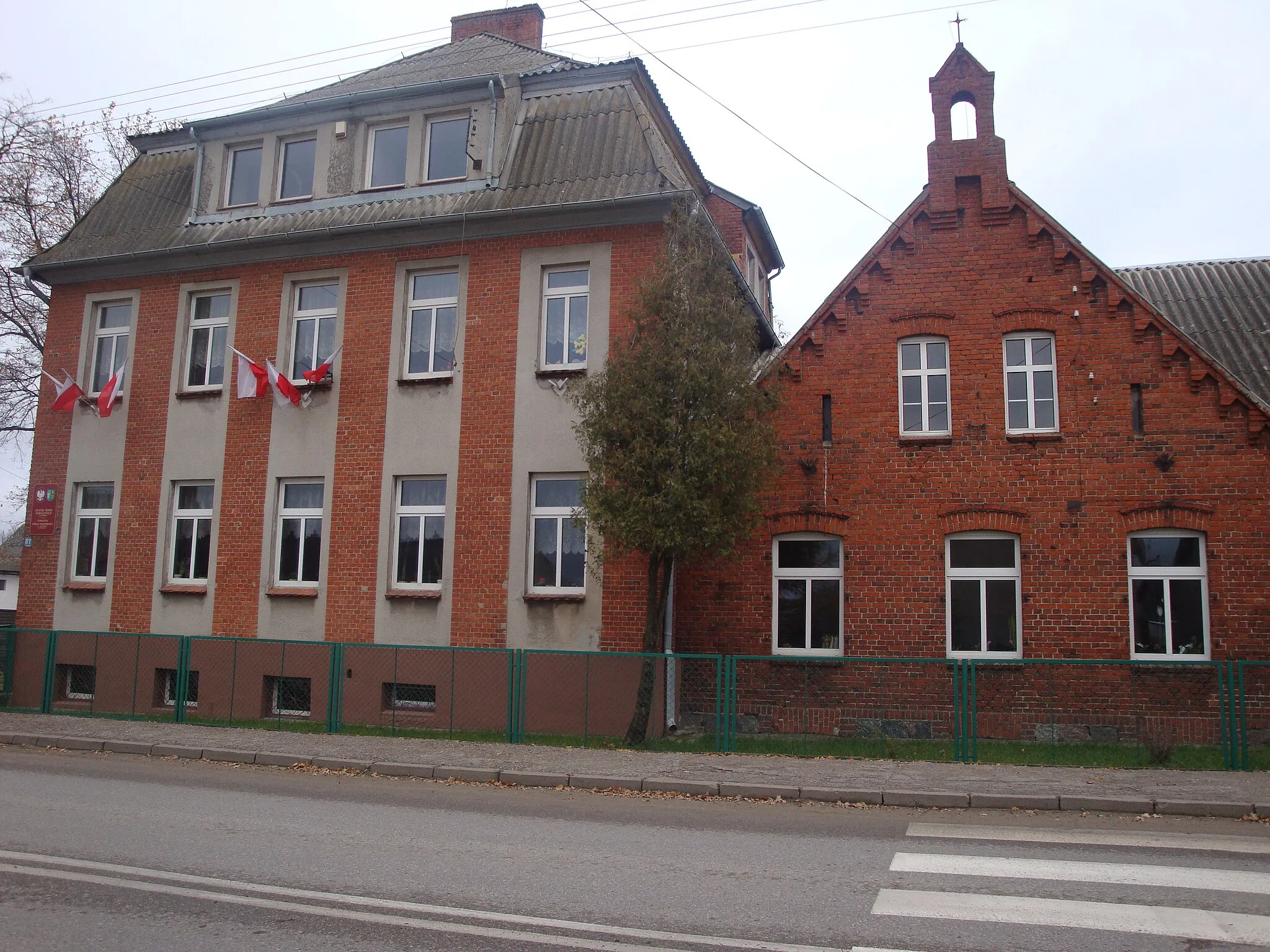 Photo showing: Elementary school in Bobowo, Poland