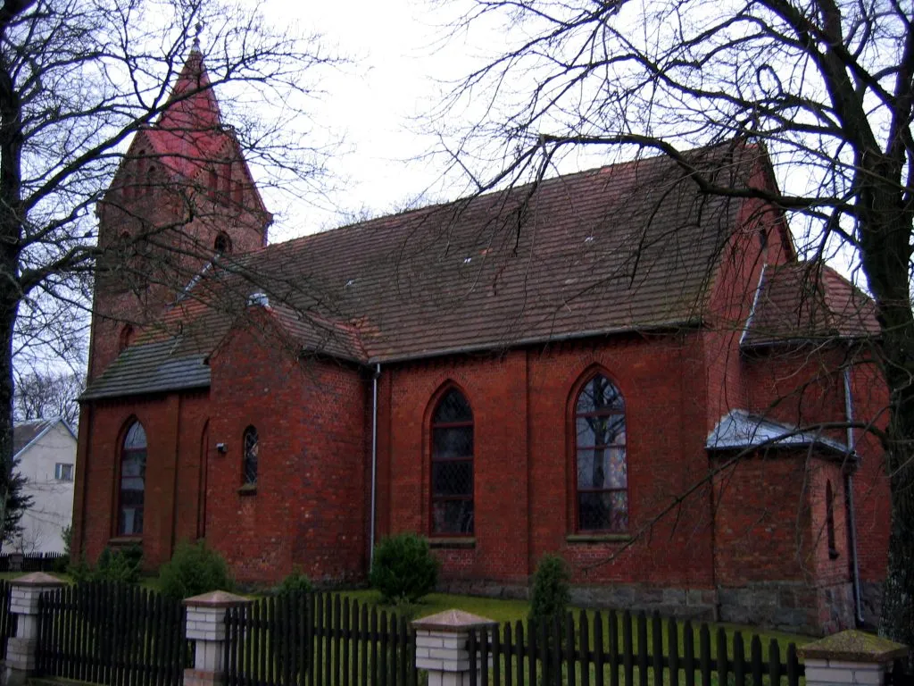 Photo showing: XIII Centry (If i rememer good) church in pl:Nożyno, close to Bytów, Poland.

Rafal Konkolewski 2005