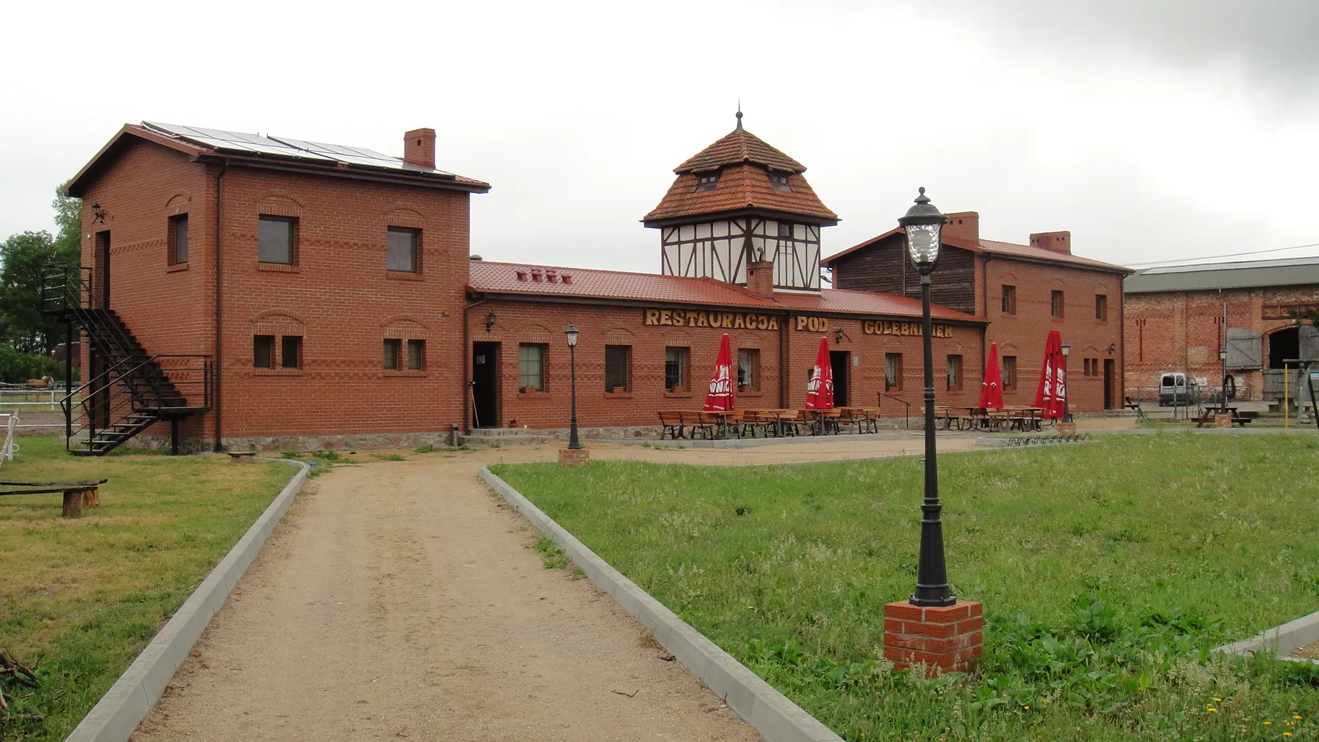 Photo showing: Restaurant  "Pod Gołębnikiem" in Nowęcin