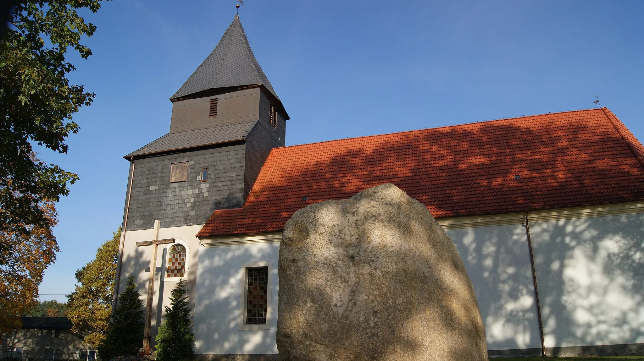 Photo showing: Kościół Parafialny w Łupawie pw Matki Boskiej Częstochowskiej.
