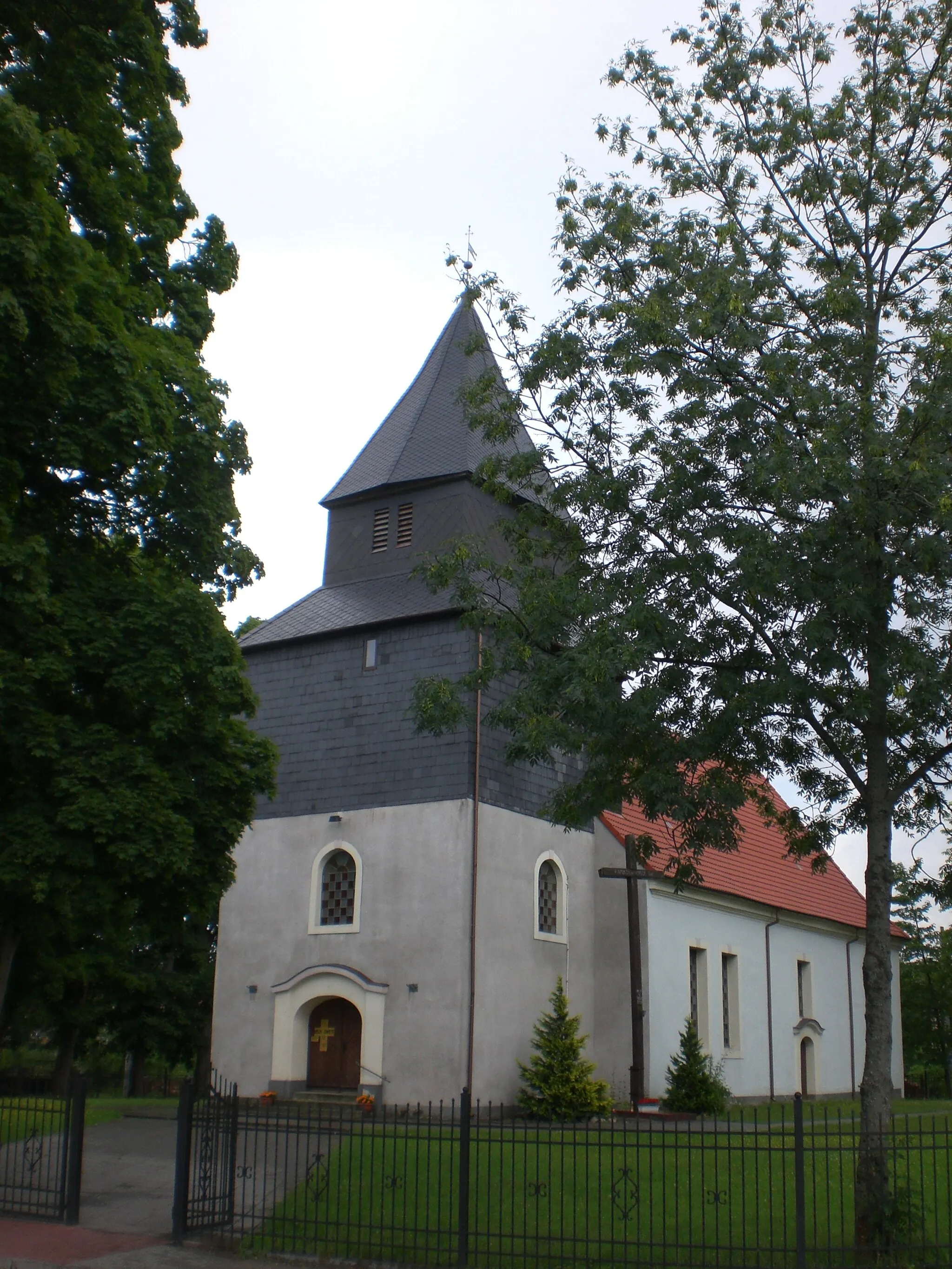 Photo showing: Our Lady of Częstochowa church in Łupawa, Poland