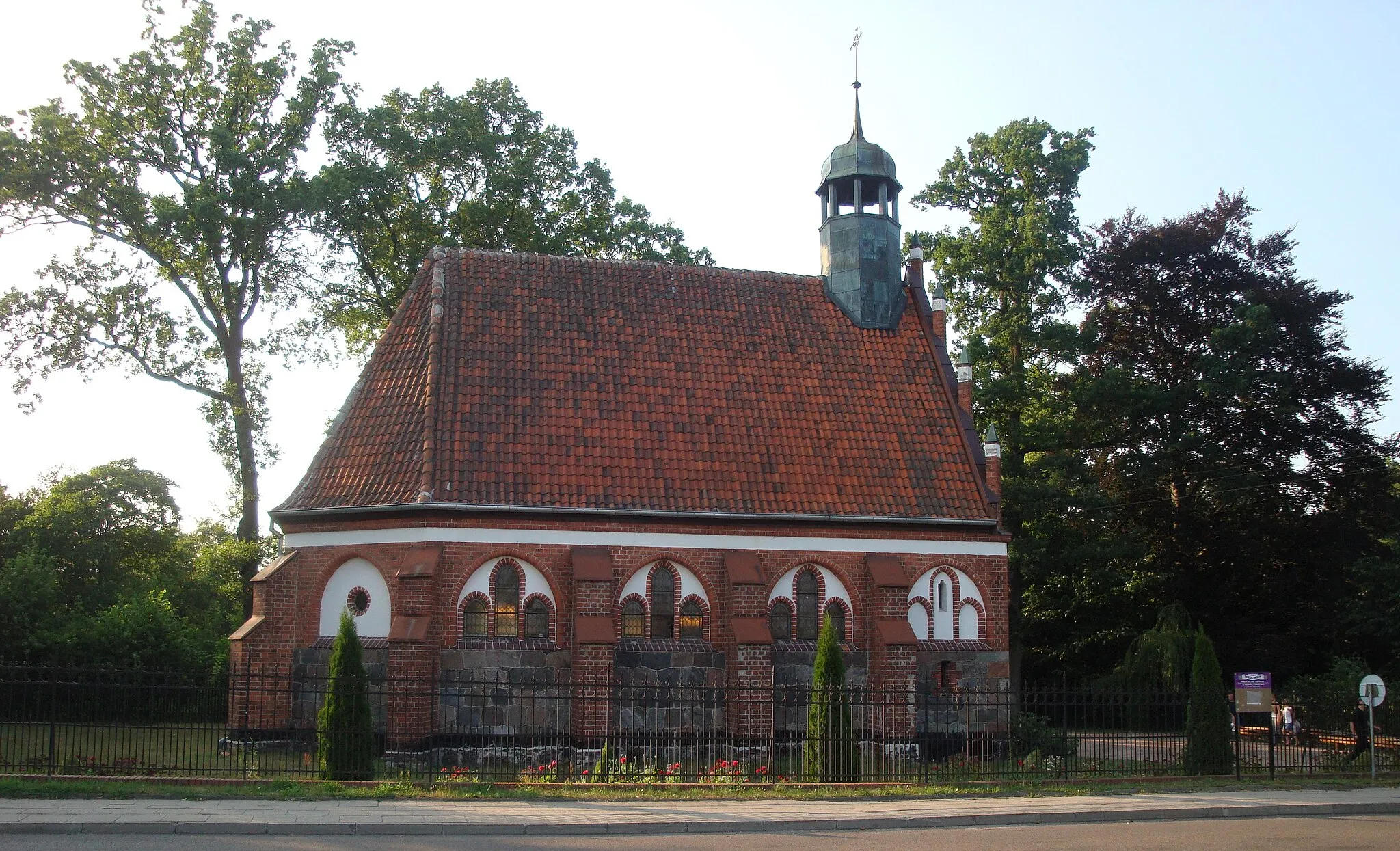 Photo showing: Damnica-village in Słupsk County, Poland. Church
