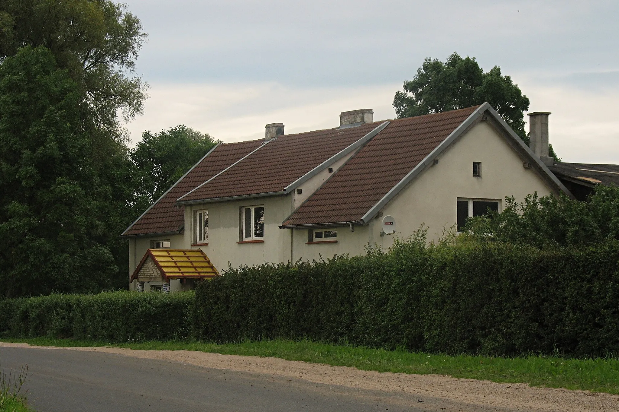 Photo showing: Jeden z budynków stojących w Cieminie.