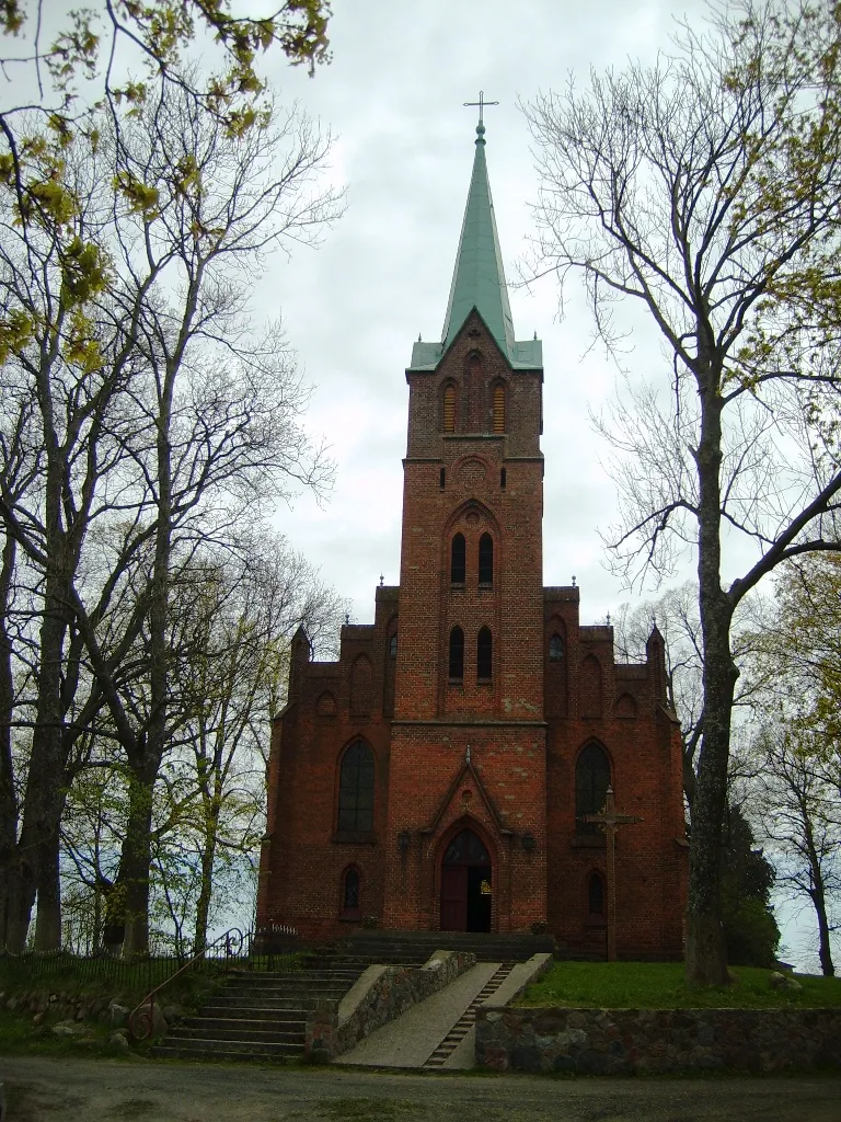 Photo showing: Cecenowo - dawny kościół ewangelicki, obecnie rzymskokatolicki parafialny p.w. Wniebowzięcia NMP, 1867-68