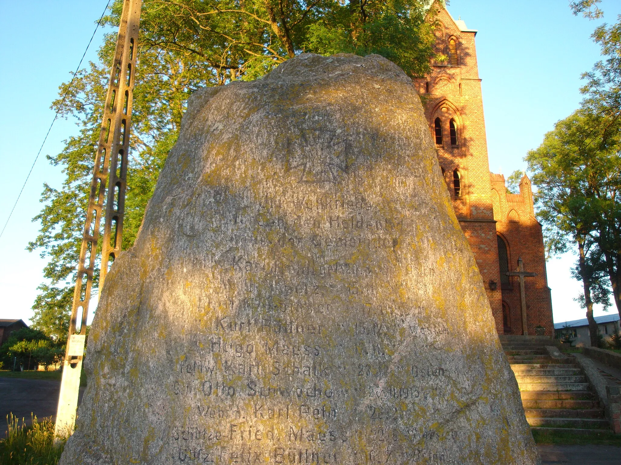 Photo showing: Cecenowo-village in Pomeranian Voivodeship, Poland. Memorial to victims of I WW