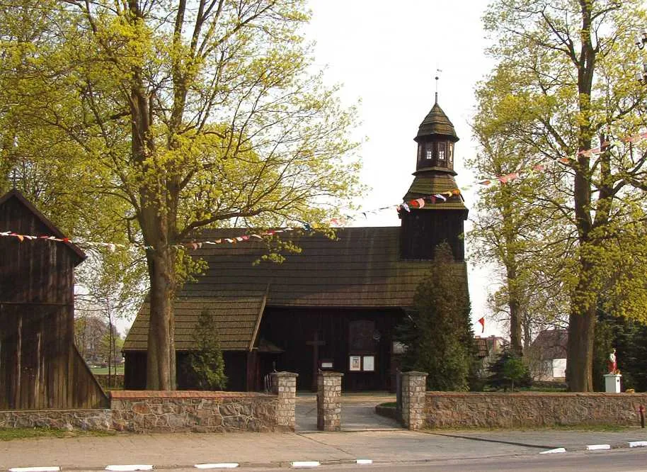 Photo showing: Saint Martin church in Stara Wiśniewka, Poland