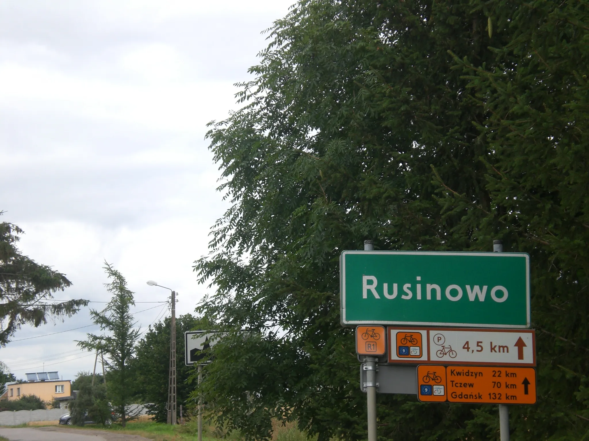 Photo showing: Rusinowo