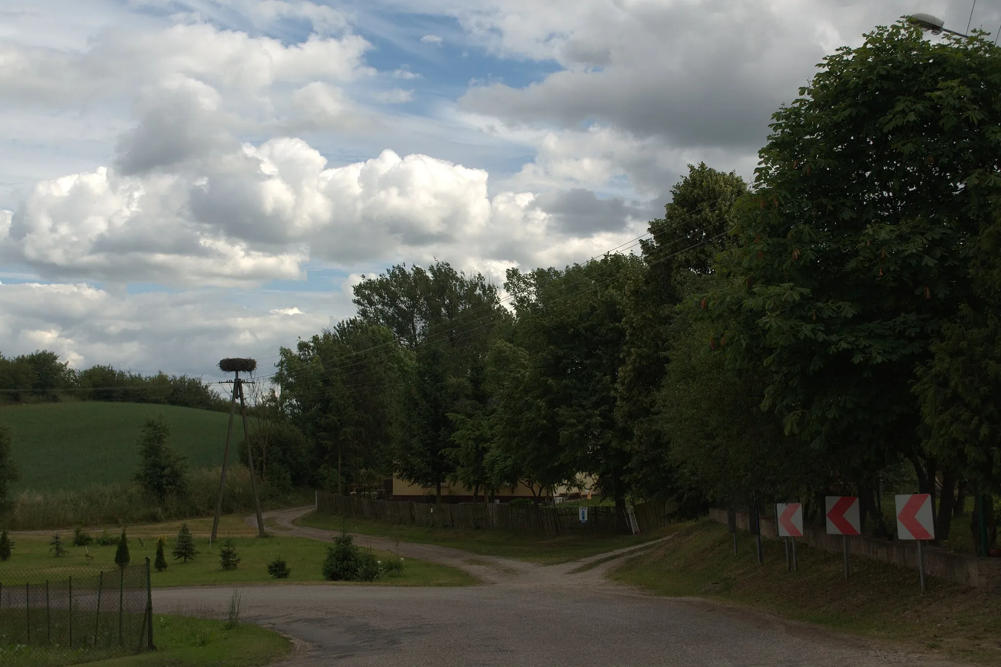 Photo showing: Stork nest in Obrowo, Kuyavian-Pomeranian Voivodeship, Poland