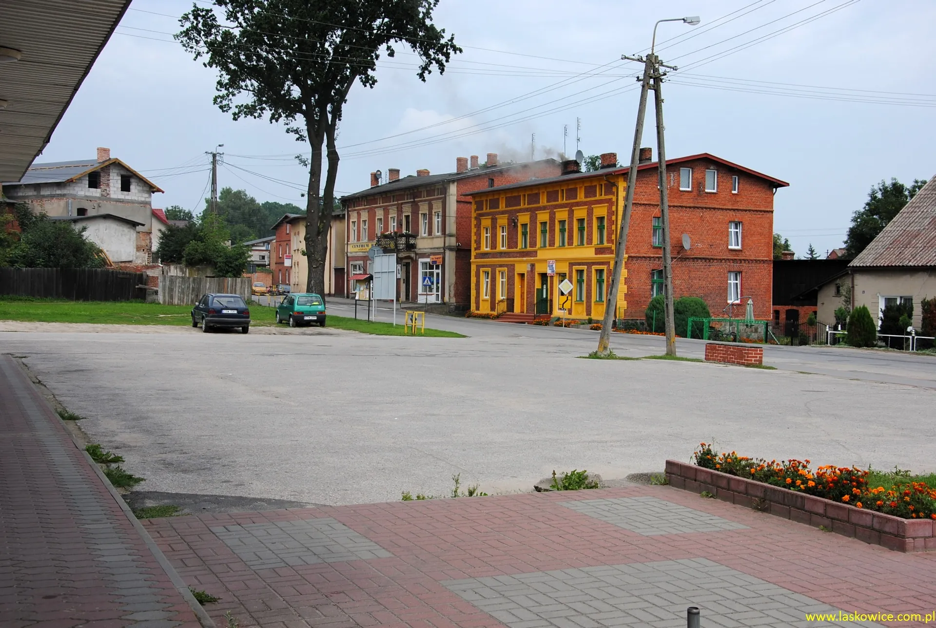 Photo showing: Odnowione budynki w Drzycimiu.