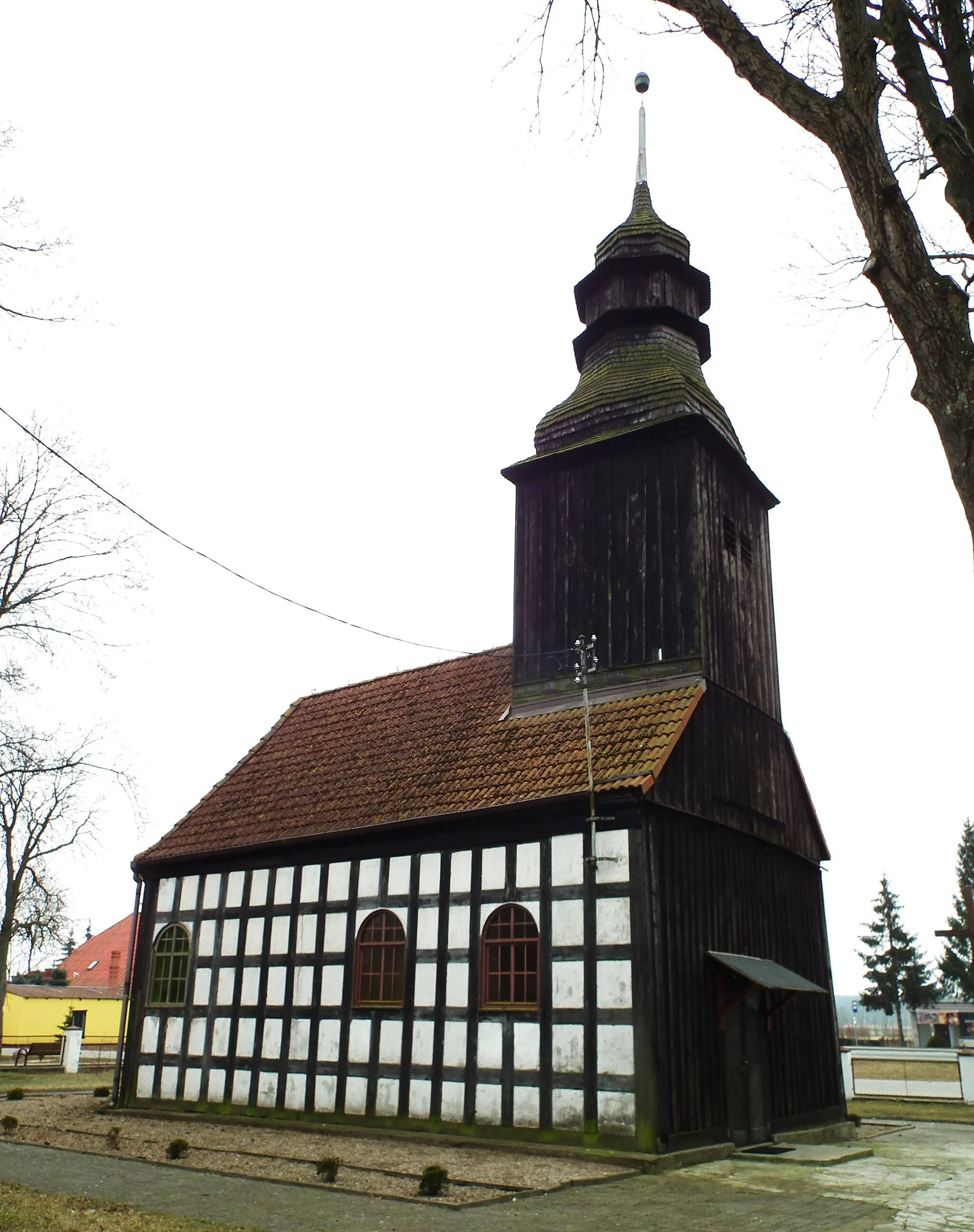 Photo showing: Kościół św. Piotra i Pawła w Cierzniach.