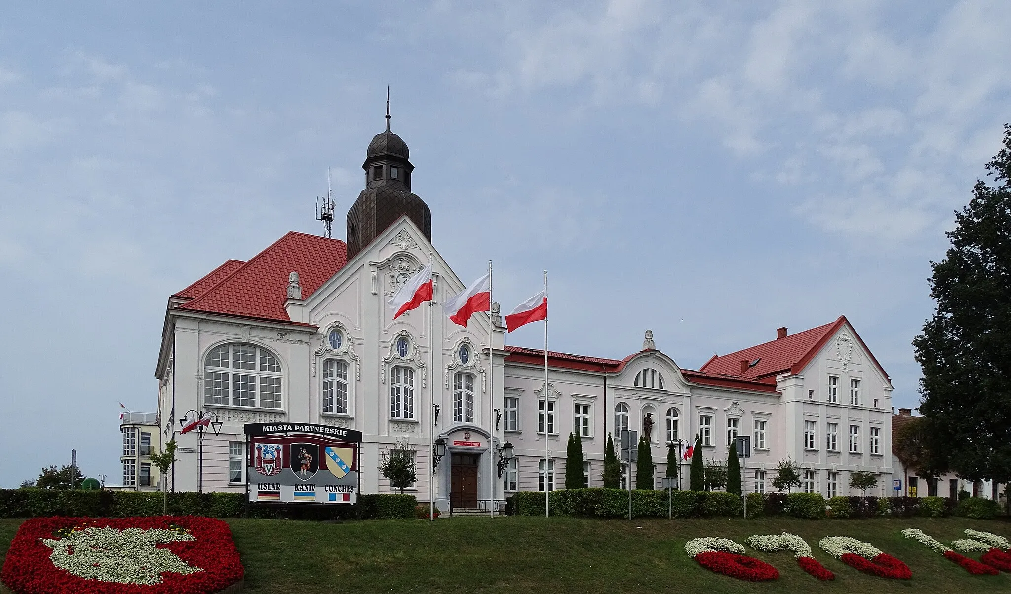Photo showing: Człuchów, Pomerania, Poland, the town hall completed in 1908.