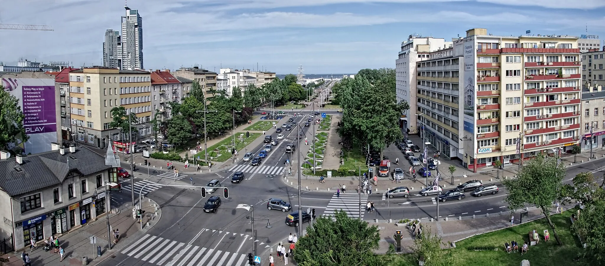 Photo showing: Gdynia - the city center. View from Infobox towards the sea.