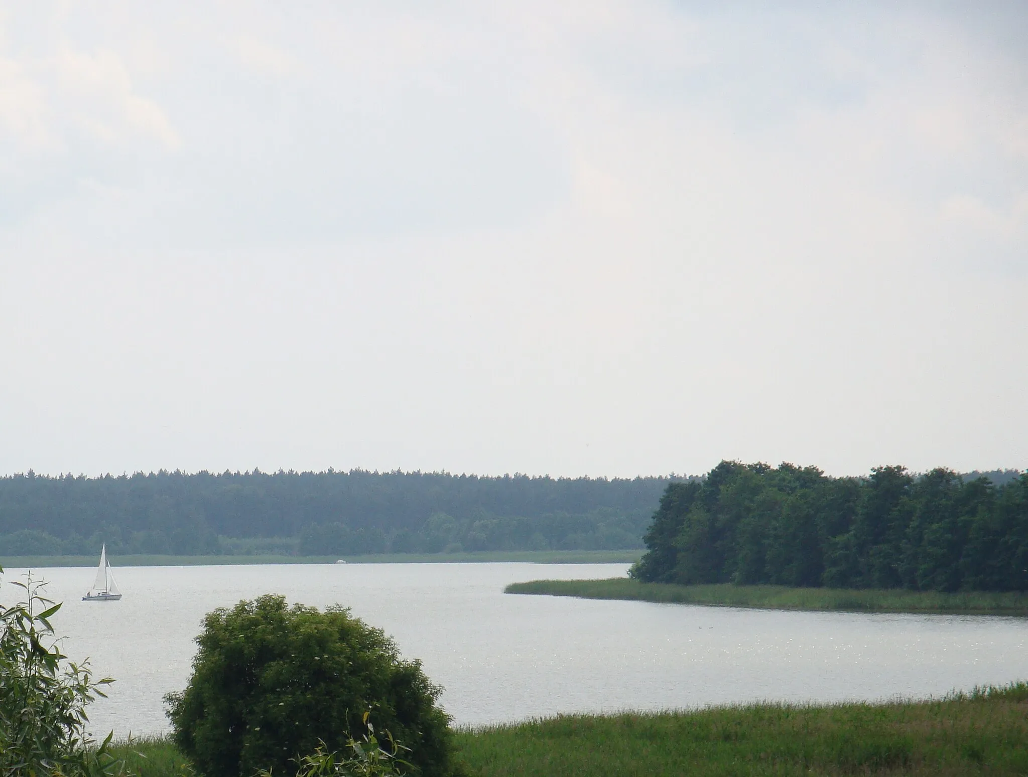 Photo showing: Lake Kałębie seen from Osiek, Poland, pomorskie voivodship