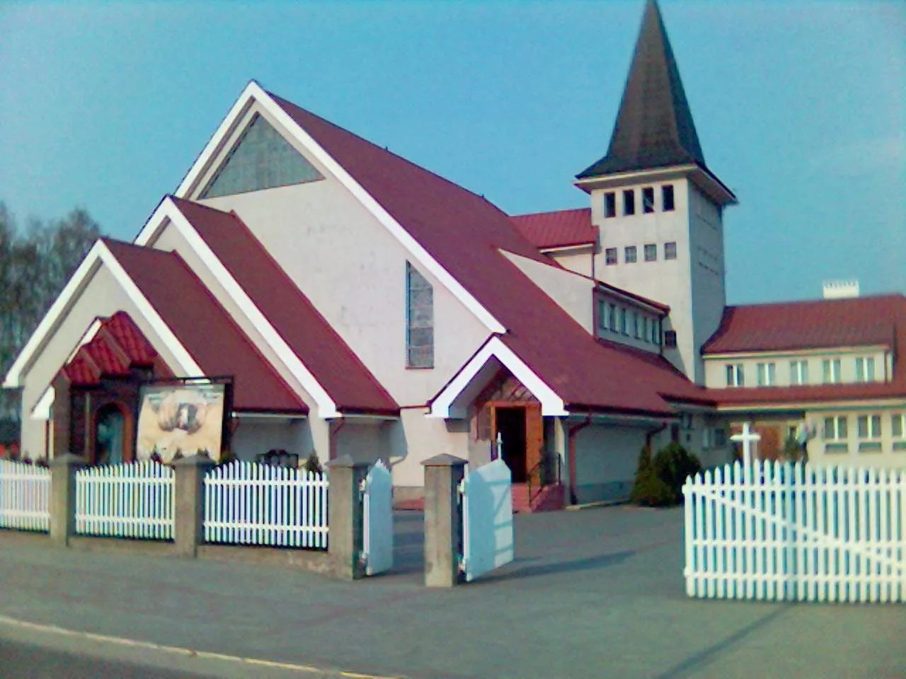 Photo showing: Gościcino - rzymskokatolicki kościół parafialny pw. NMP Nieustającej Pomocy.