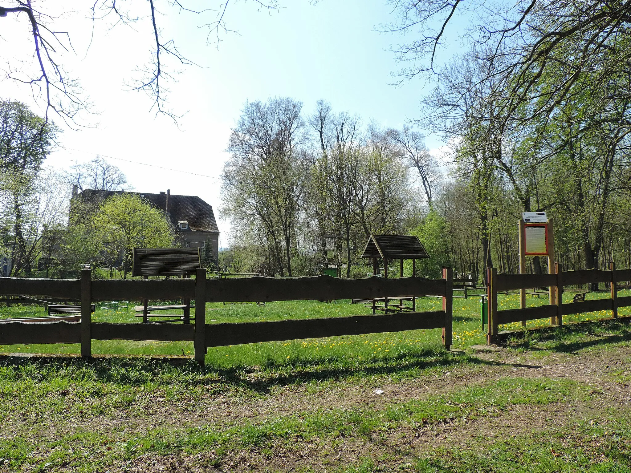 Photo showing: Żelazkowo - manor house and surrounding park (Pomeranian Voivodeship, N Poland)