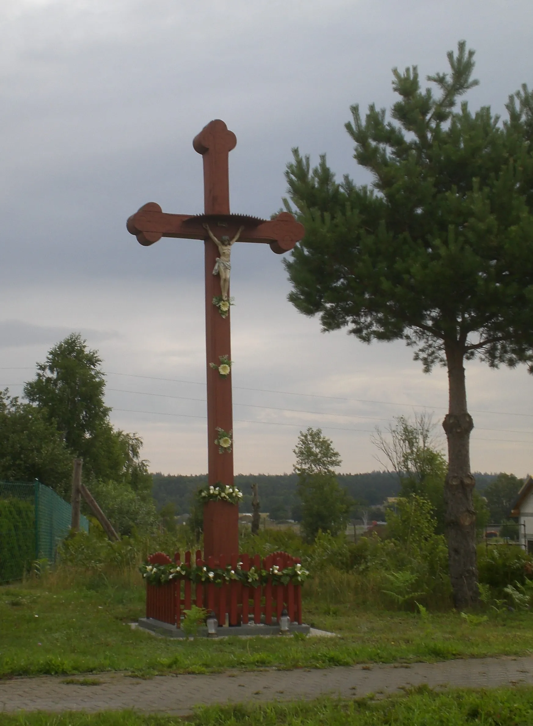 Photo showing: Głazica, krzyż przydrożny