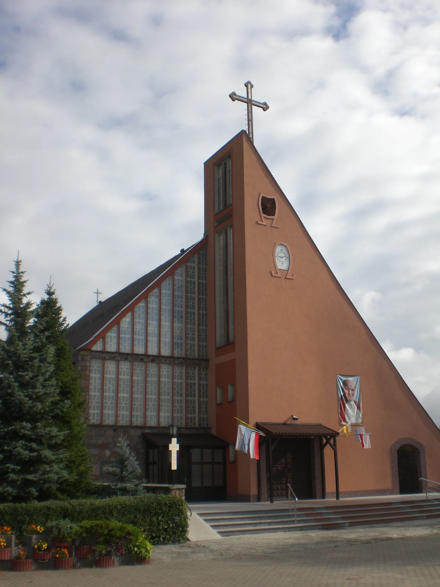 Photo showing: Strzebielino, ul. Jana Pawła II 10 - rzymskokatolicki kościół parafialny pw. św. Maksymiliana Marii Kolbego