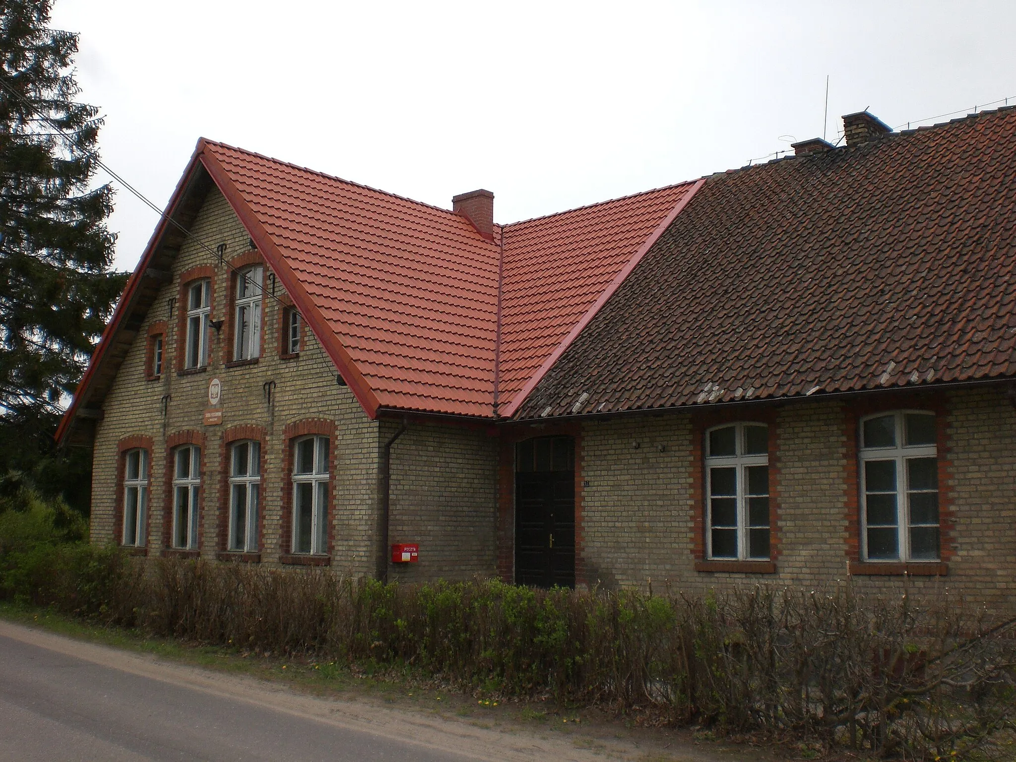 Photo showing: Elementary school in Marszewska Góra