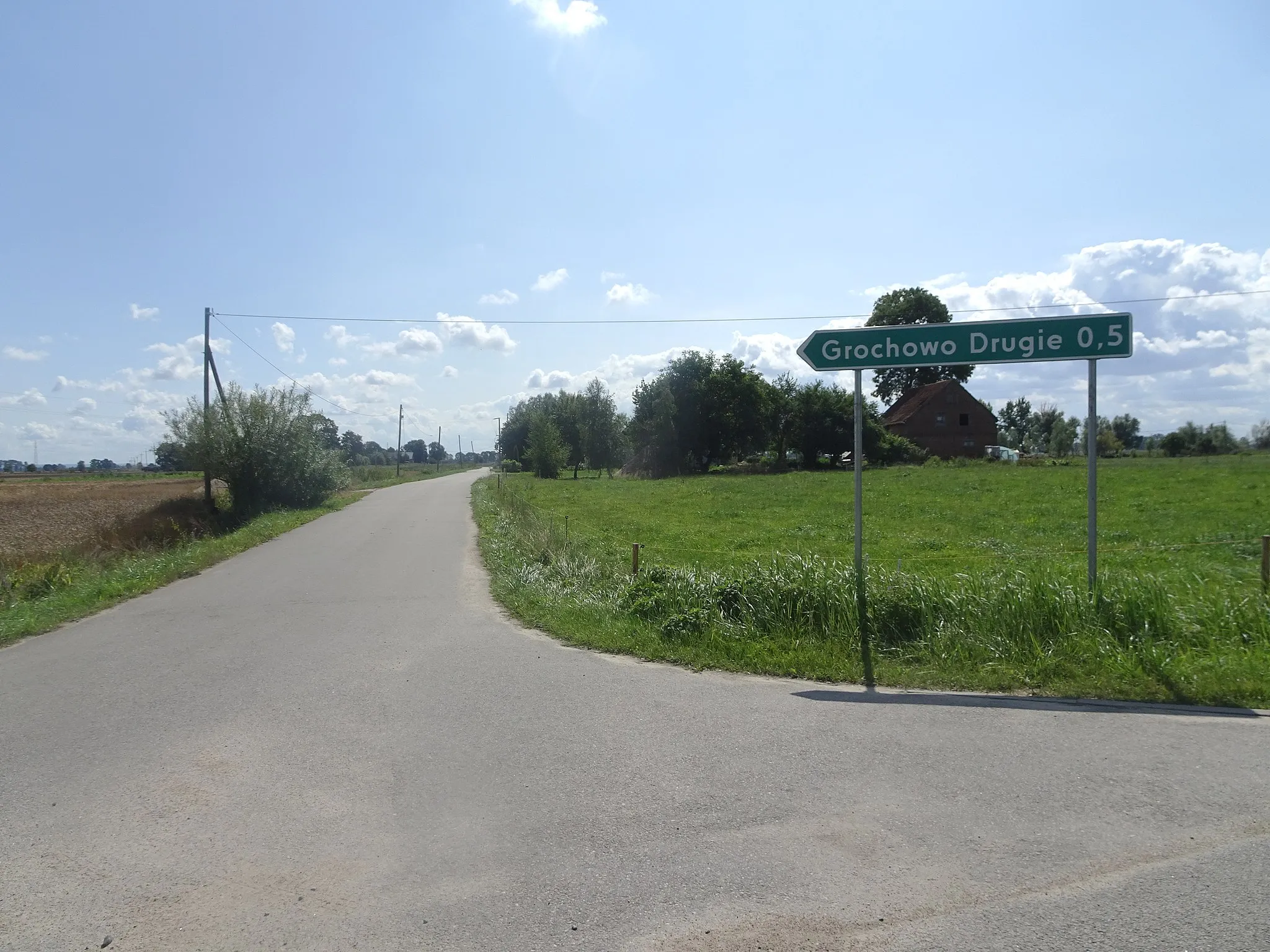 Photo showing: droga do wsi Grochowo Drugie położonej w Polsce, w gminie Sztutowo, w pow. nowodworskim, w woj. pomorskim