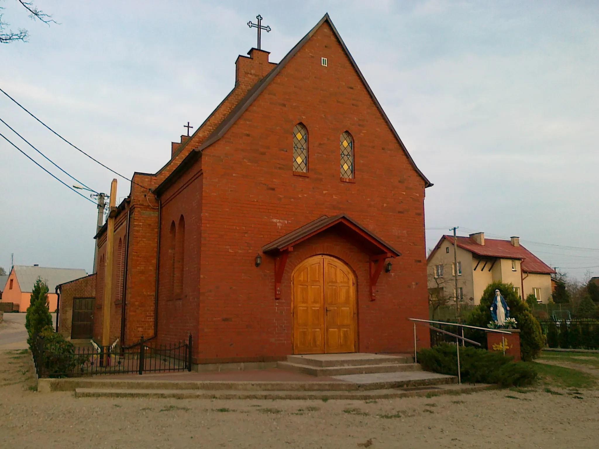 Photo showing: Kościółek w Rekowie niedaleko Bytowa