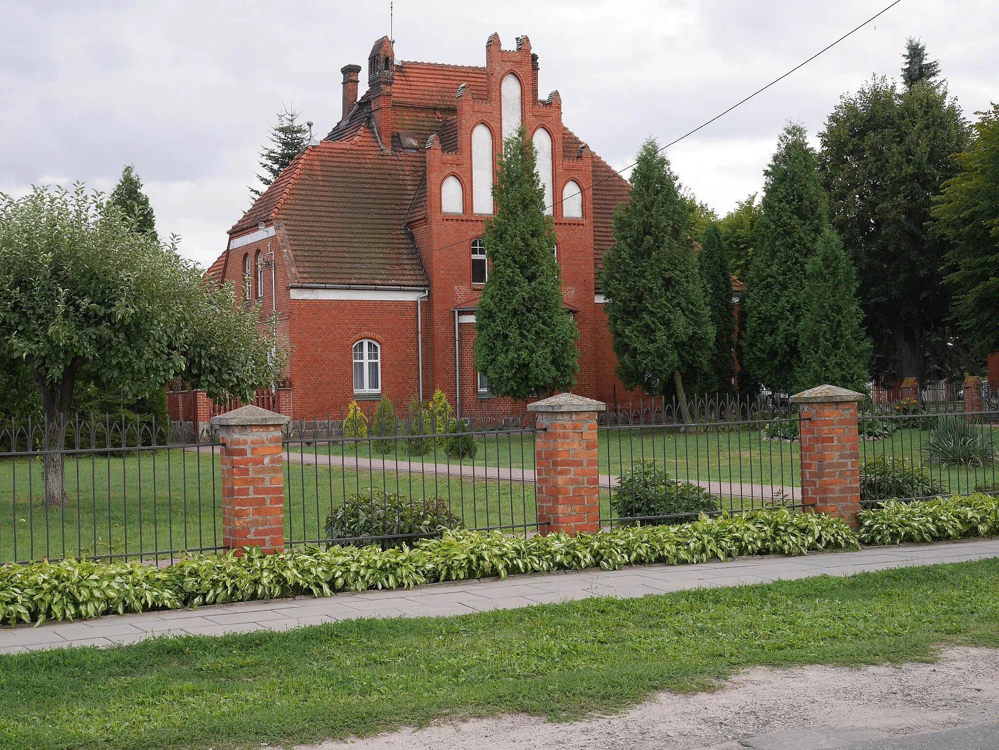 Photo showing: Smętowo Graniczne, ul. Starogardzka 3 - dawna pastorówka, obecnie plebania