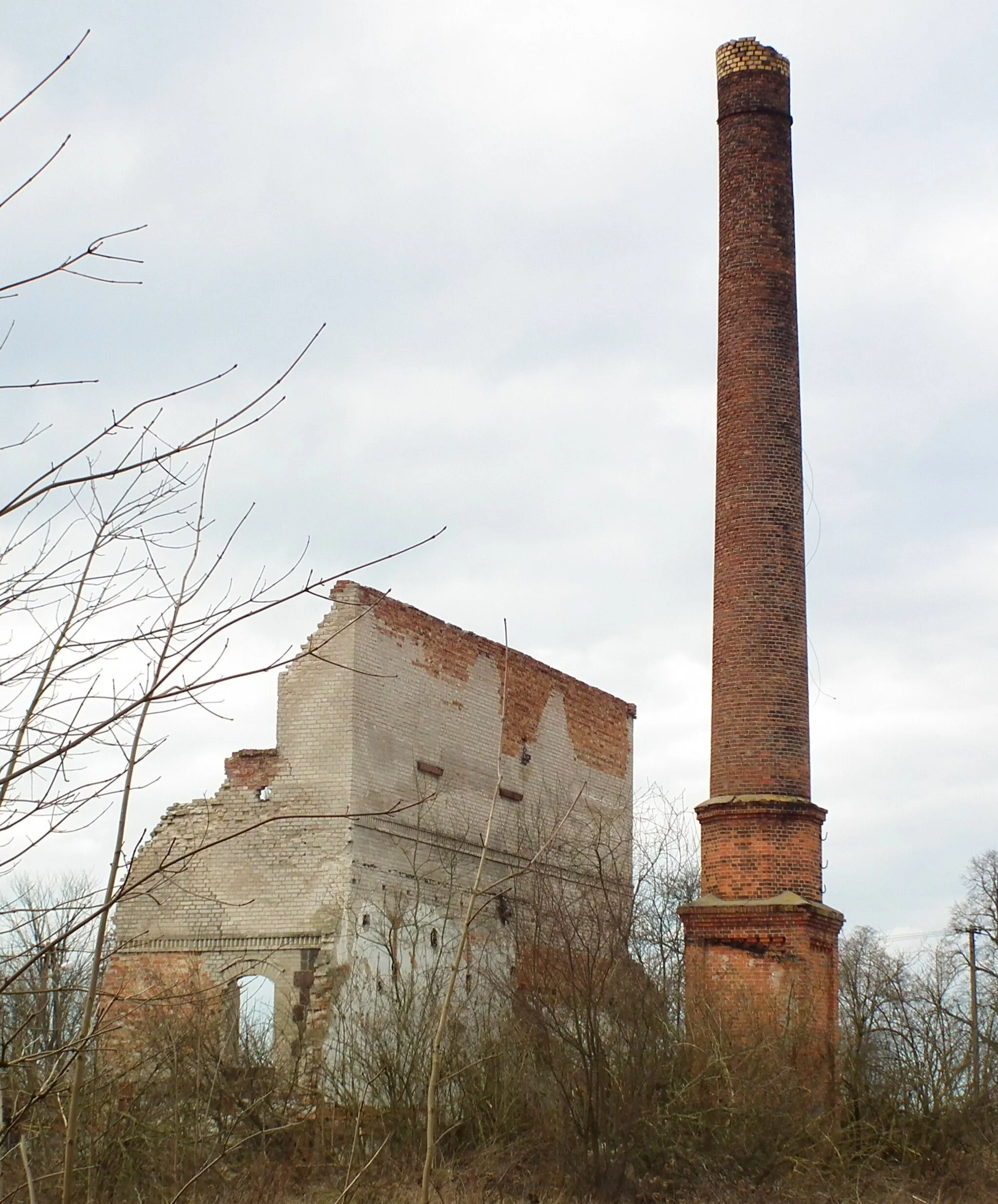 Photo showing: Ruiny PGR-u w Węgorzewie Szczecineckim.