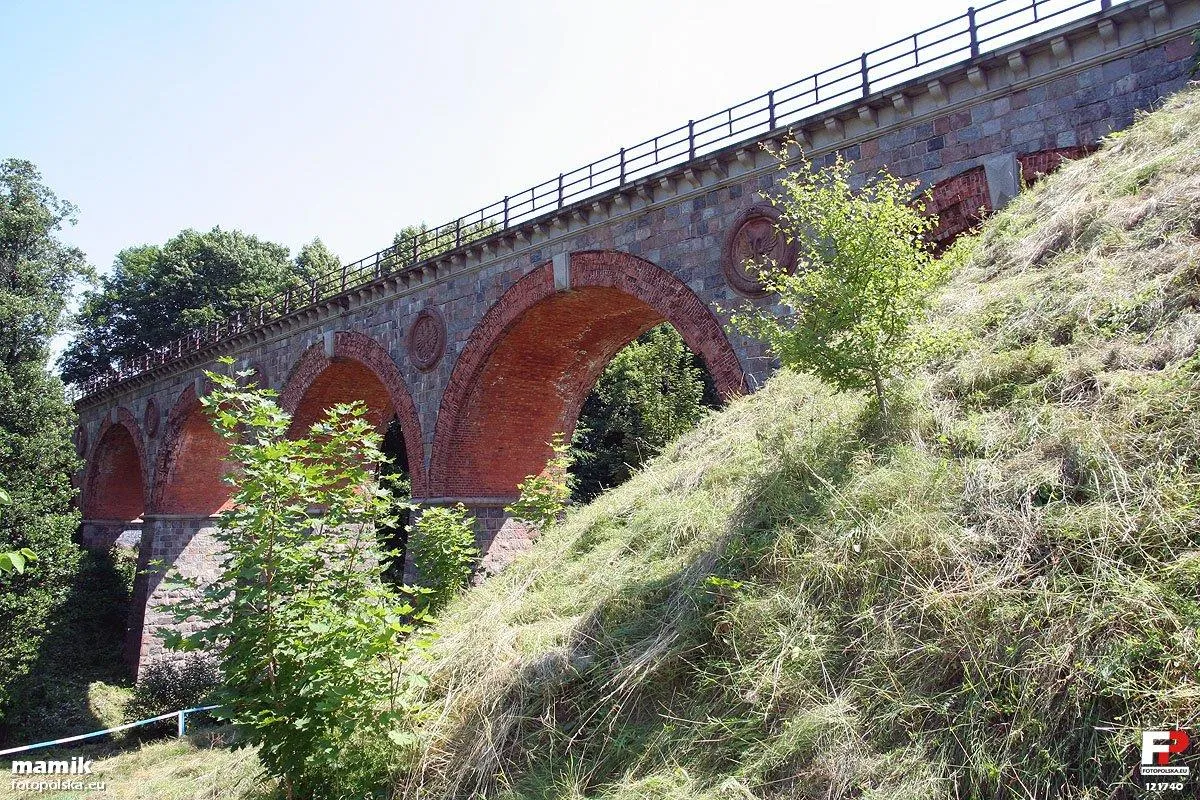 Photo showing: Bytów - nieużywany most kolejowy na rzece Boruji