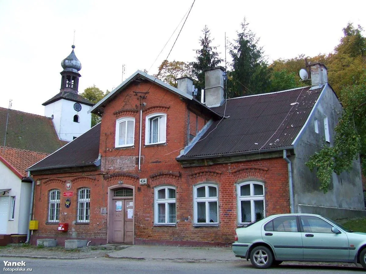 Photo showing: Budynek poczty w Świętym Wojciechu.