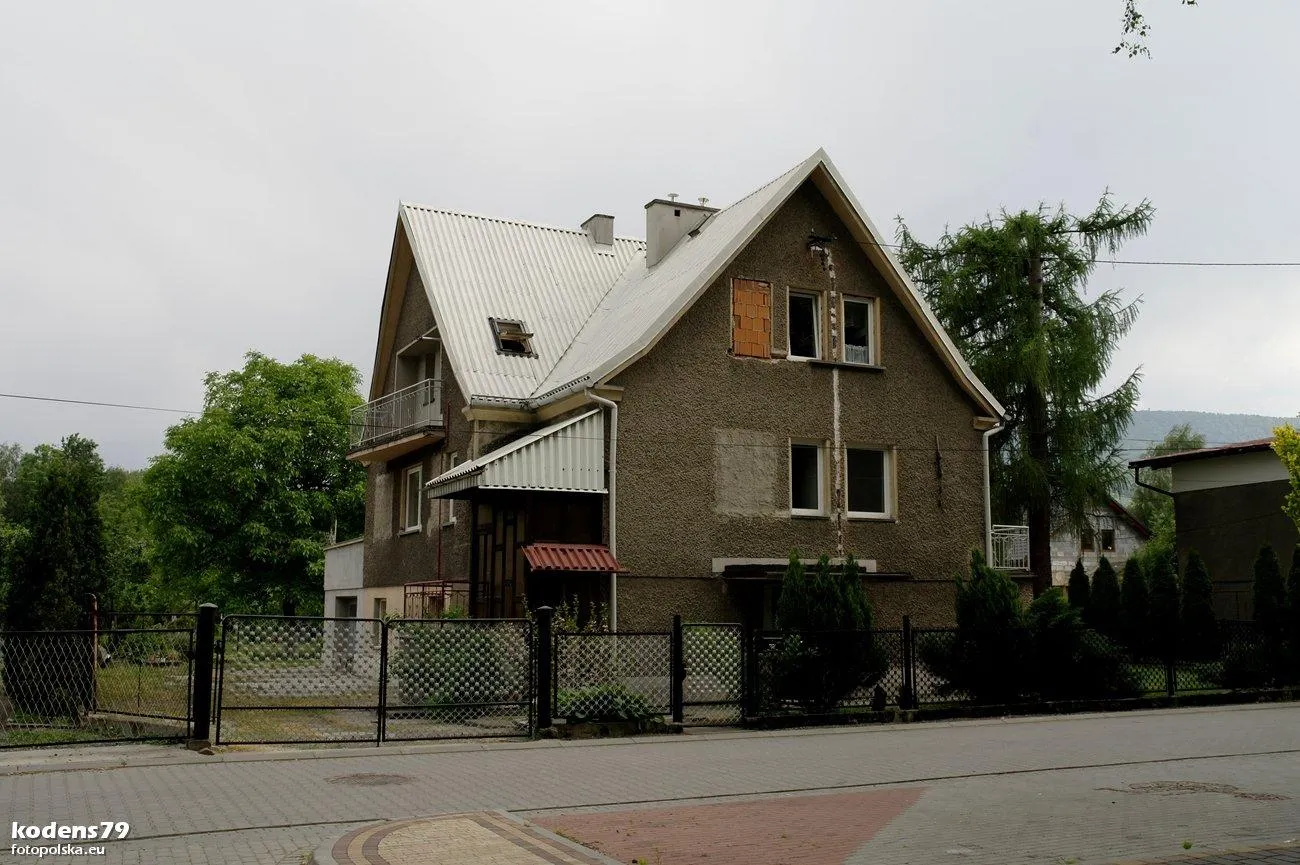 Photo showing: Parkowa 18. Obecnie dom w trakcie przebudowy.