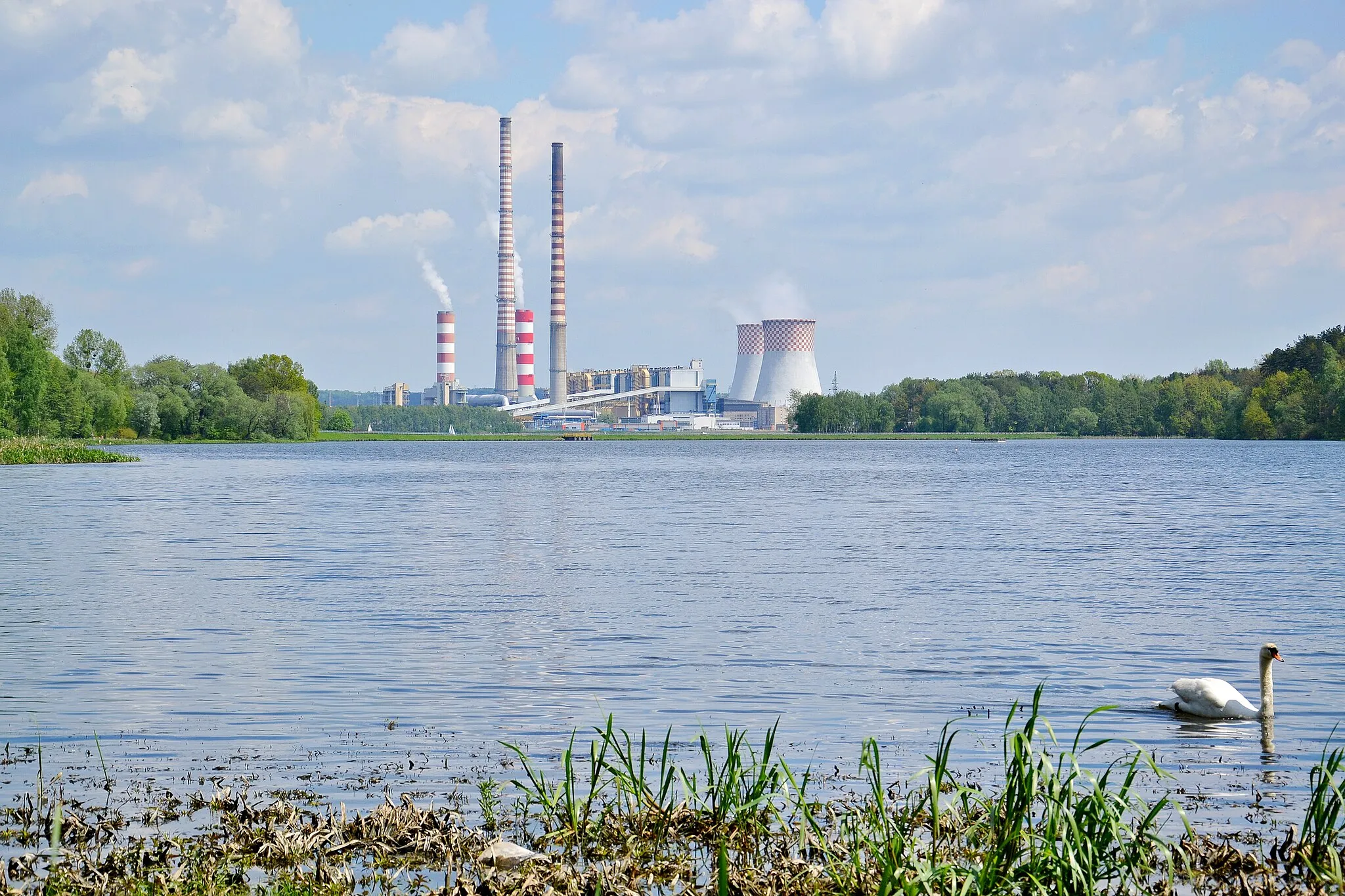 Photo showing: Rybnik Power Station, Upper Silesia. View from Gzel Reservoir