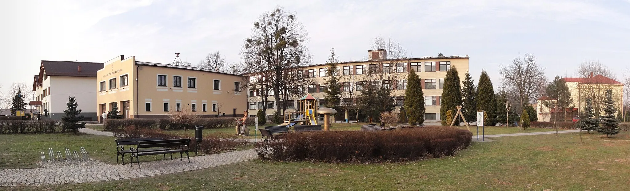Photo showing: Dębowiec centre
