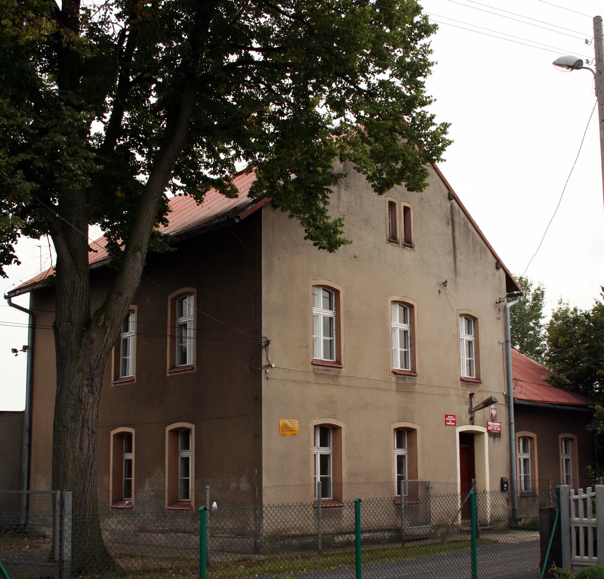 Photo showing: Droniowice, powiat lubliniecki, filia szkoły podstawowej w Kochanowicach