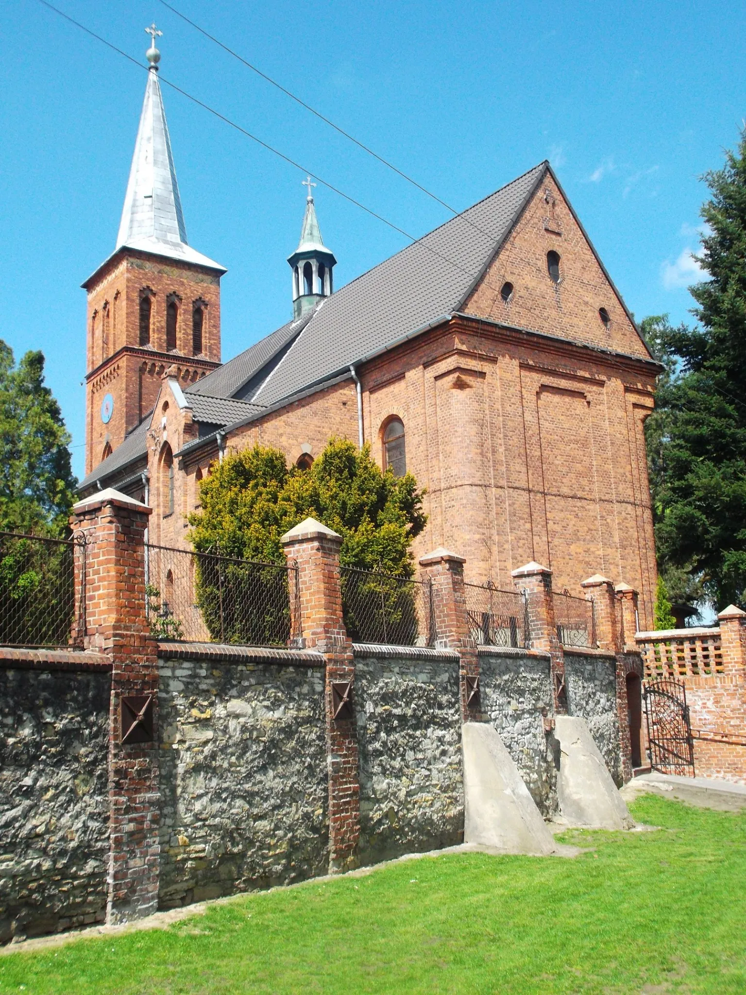 Photo showing: kościół parafialny pw. WNMP w Jaryszowie