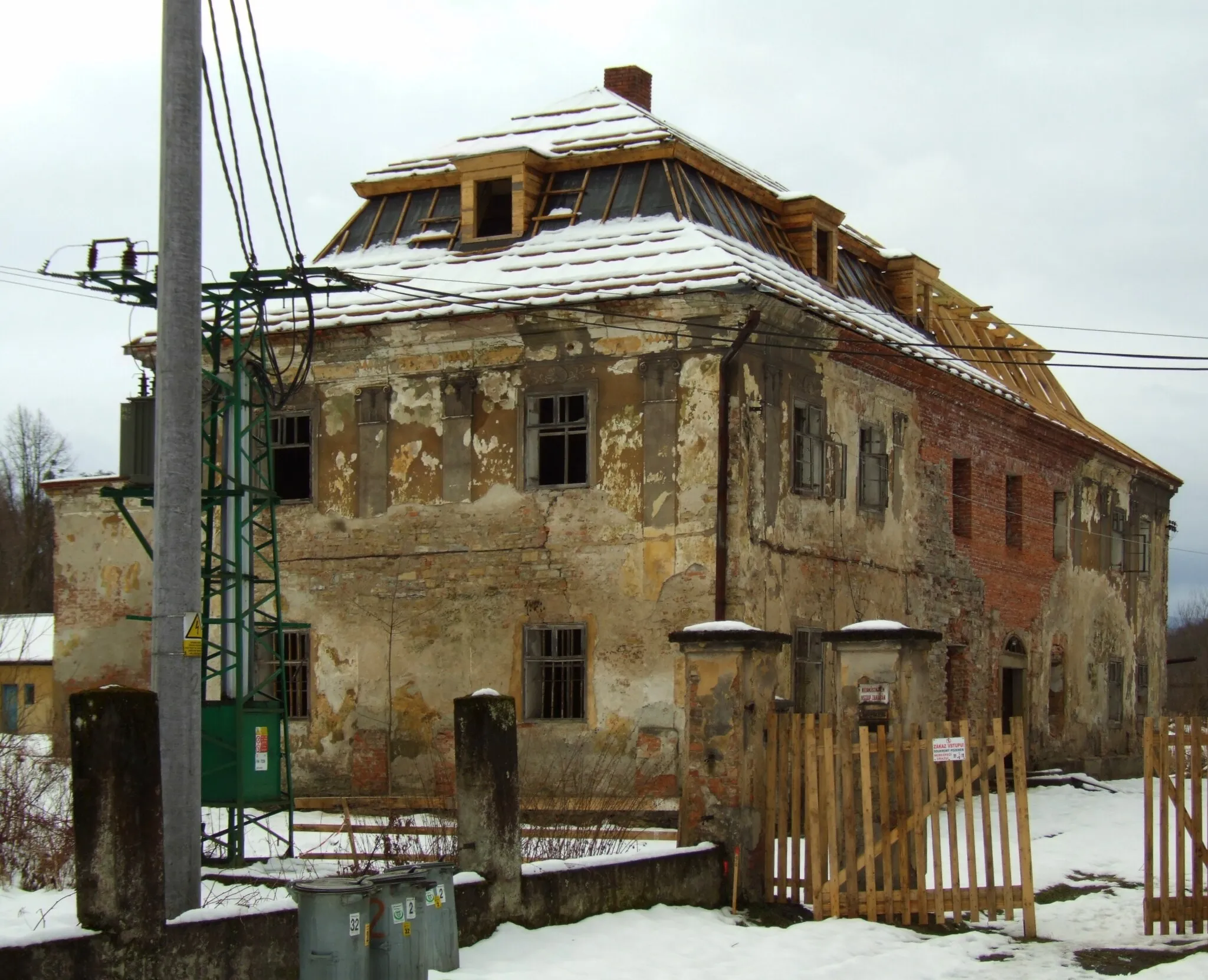 Photo showing: Castle in Ropice, Czech Silesia