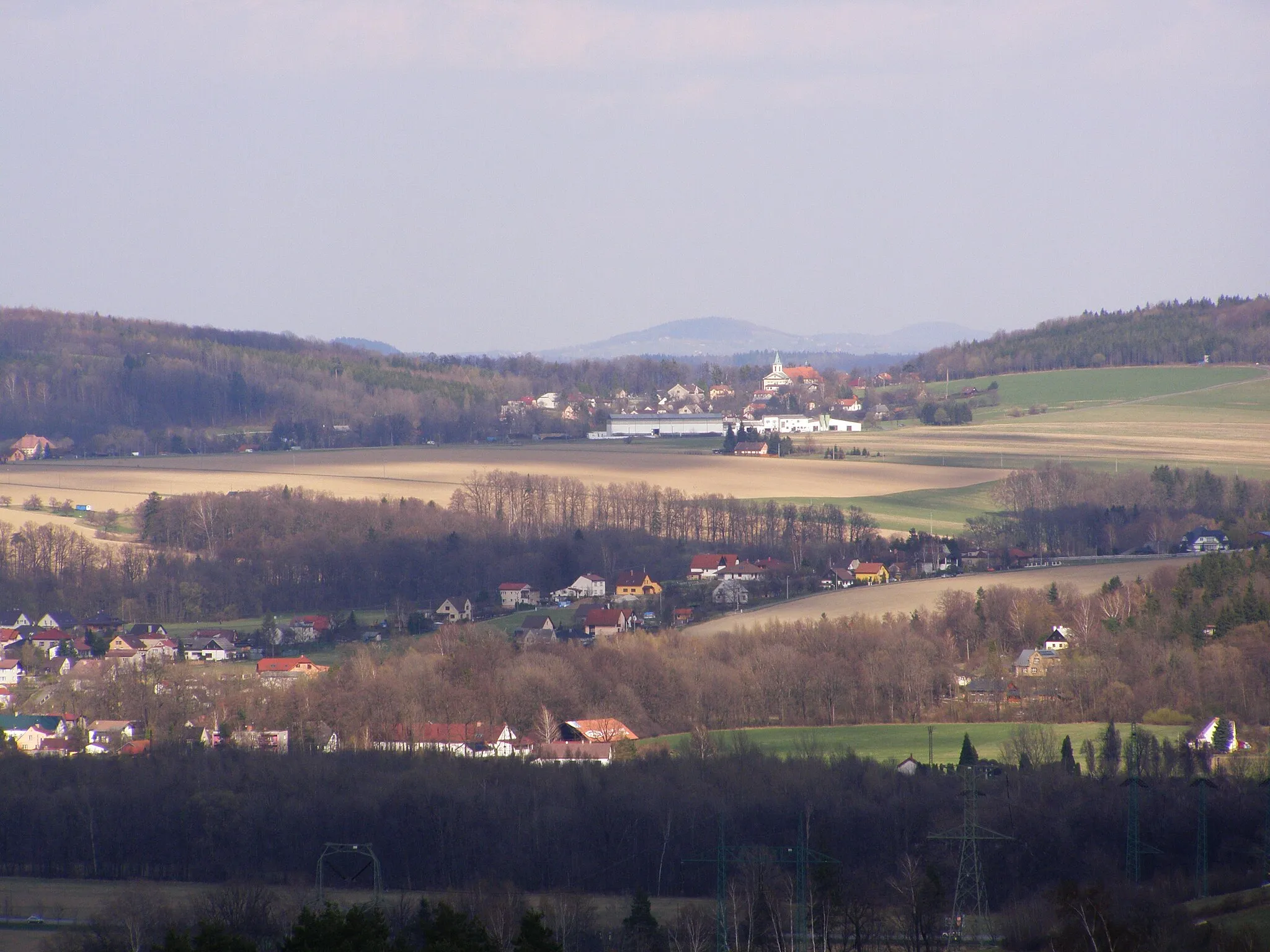 Photo showing: Frýdecká pahorkatina, v pozadí obec Janovice