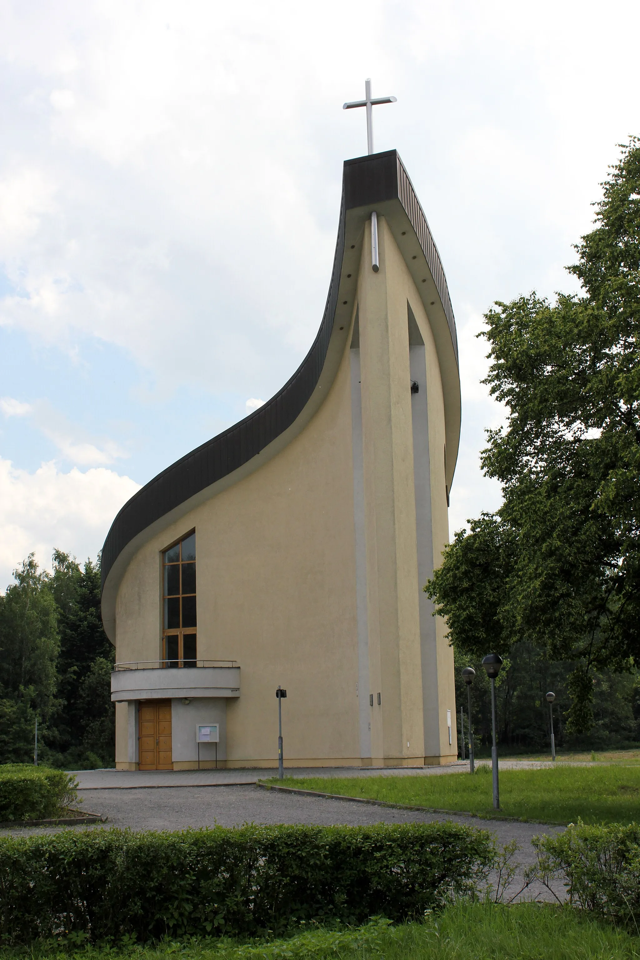 Photo showing: Nový kostel sv. Barbory, pohled zepředu.