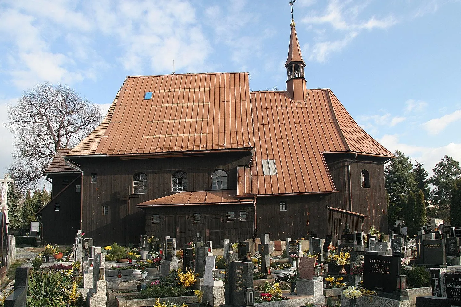 Photo showing: Dřevěný barokní kostel svatého Petra a Pavla ve Hněvošicích, district Opava, Czech Republic