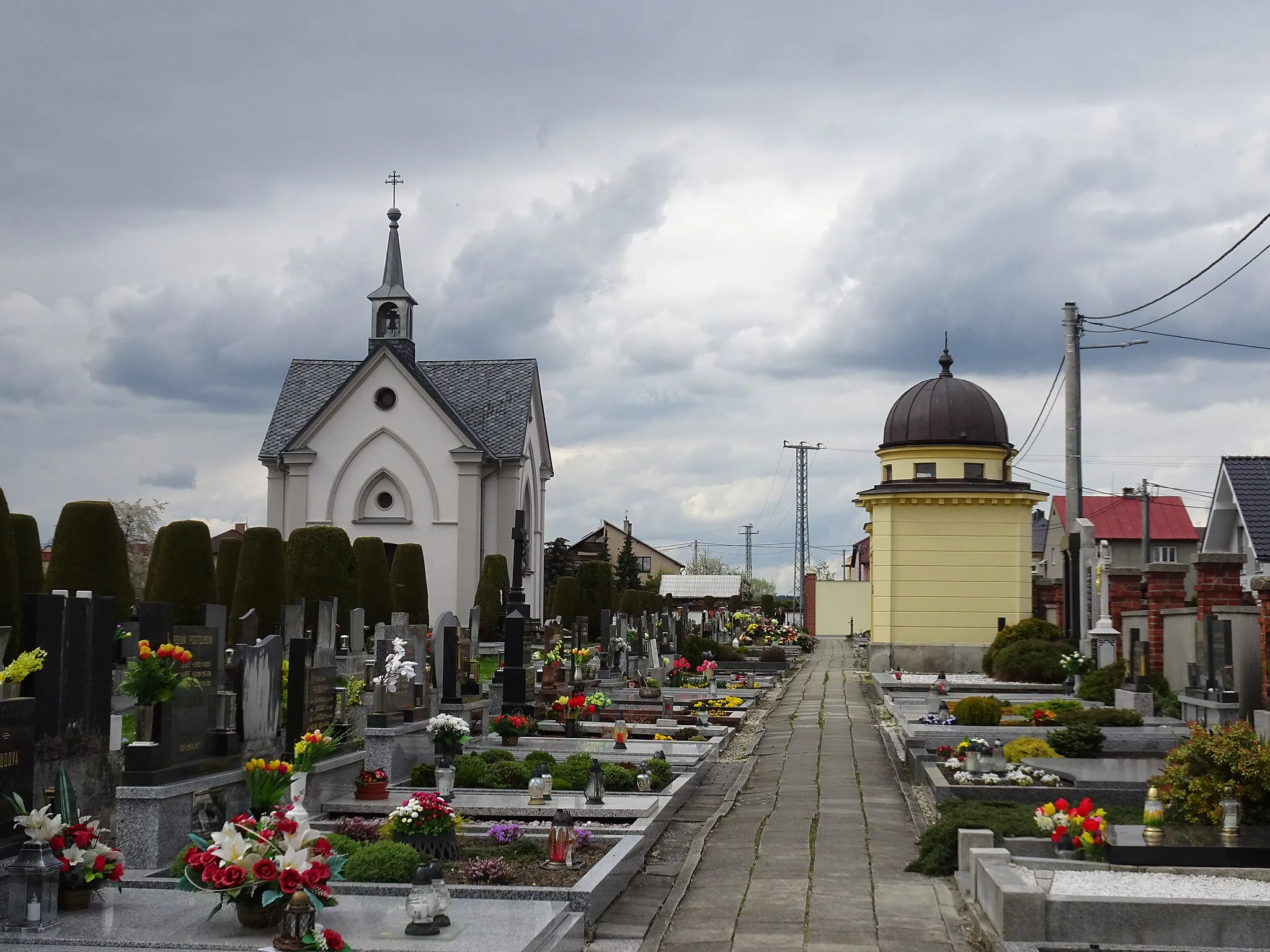 Photo showing: Dolní Benešov, Opava District, Czechia. Cemetery,
