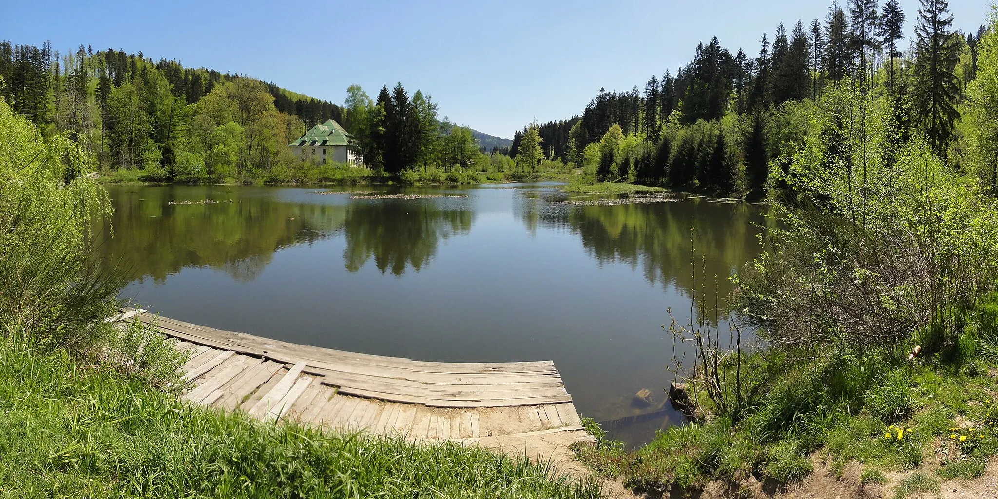 Photo showing: Small lake on Wisełka Stream in Wisła-Czarne