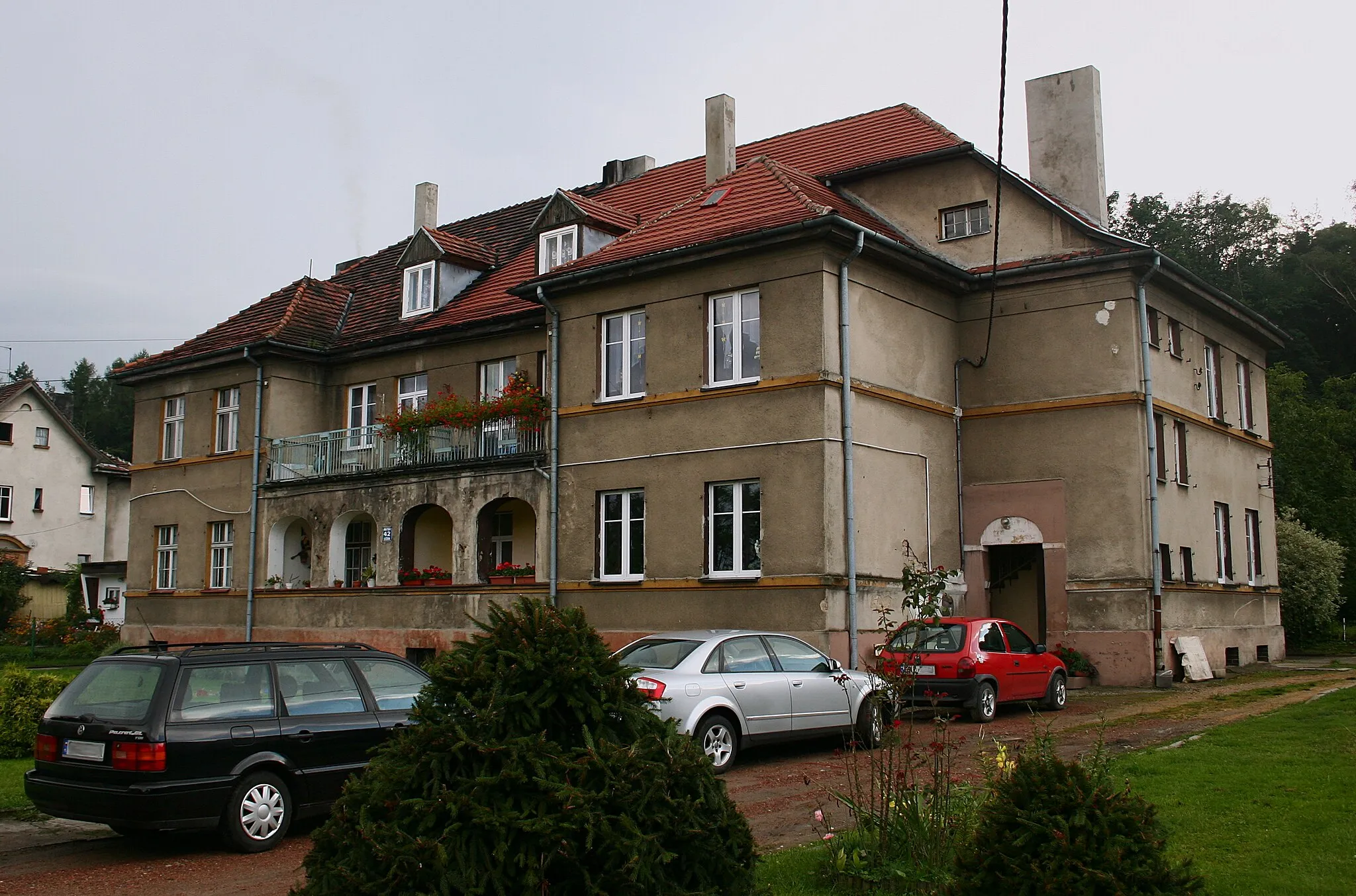 Photo showing: Budynek przy ul. Leśnej 42 w kolonii Fryderyk w Gorzyczkach