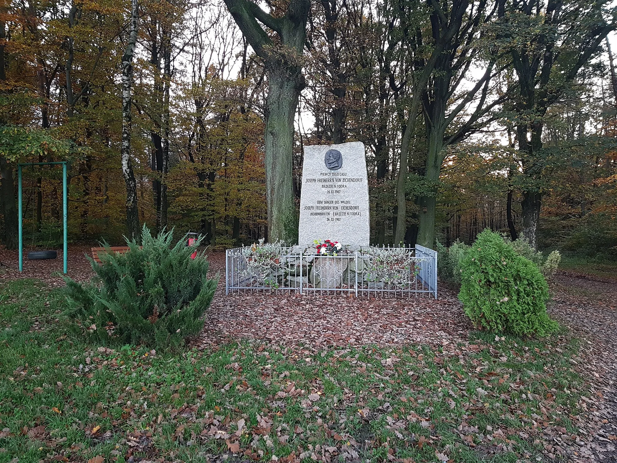 Photo showing: Joseph von Eichendorff monument in Racibórz-Brzezie (november 2020)