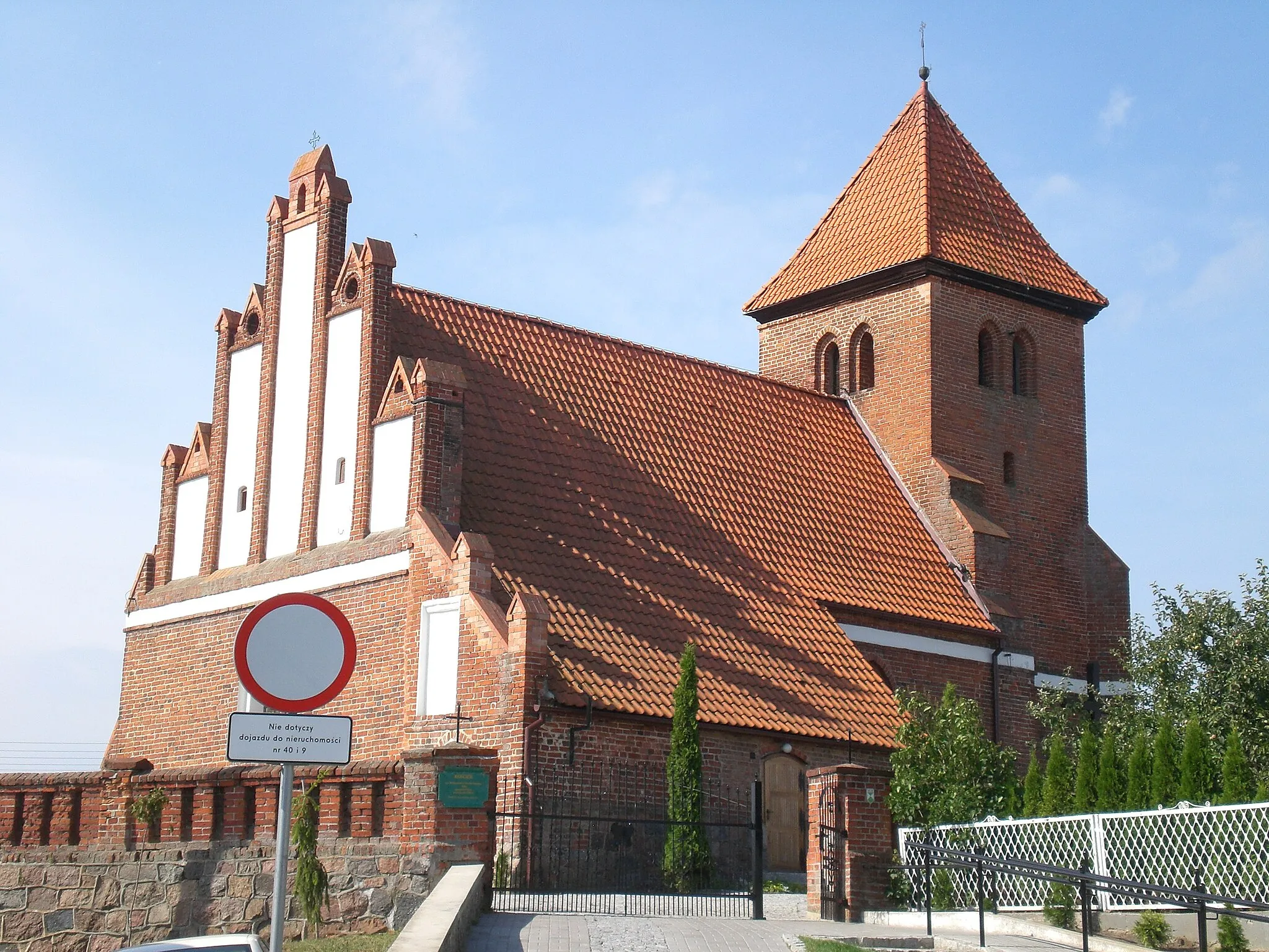 Photo showing: Exaltation of the Holy Cross church in Dąbrówka, Poland