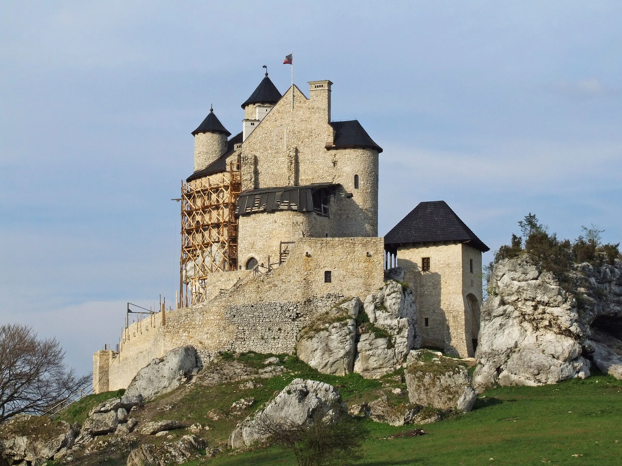 Photo showing: Hrad Bobolice (Polsko) w dubnu 2011