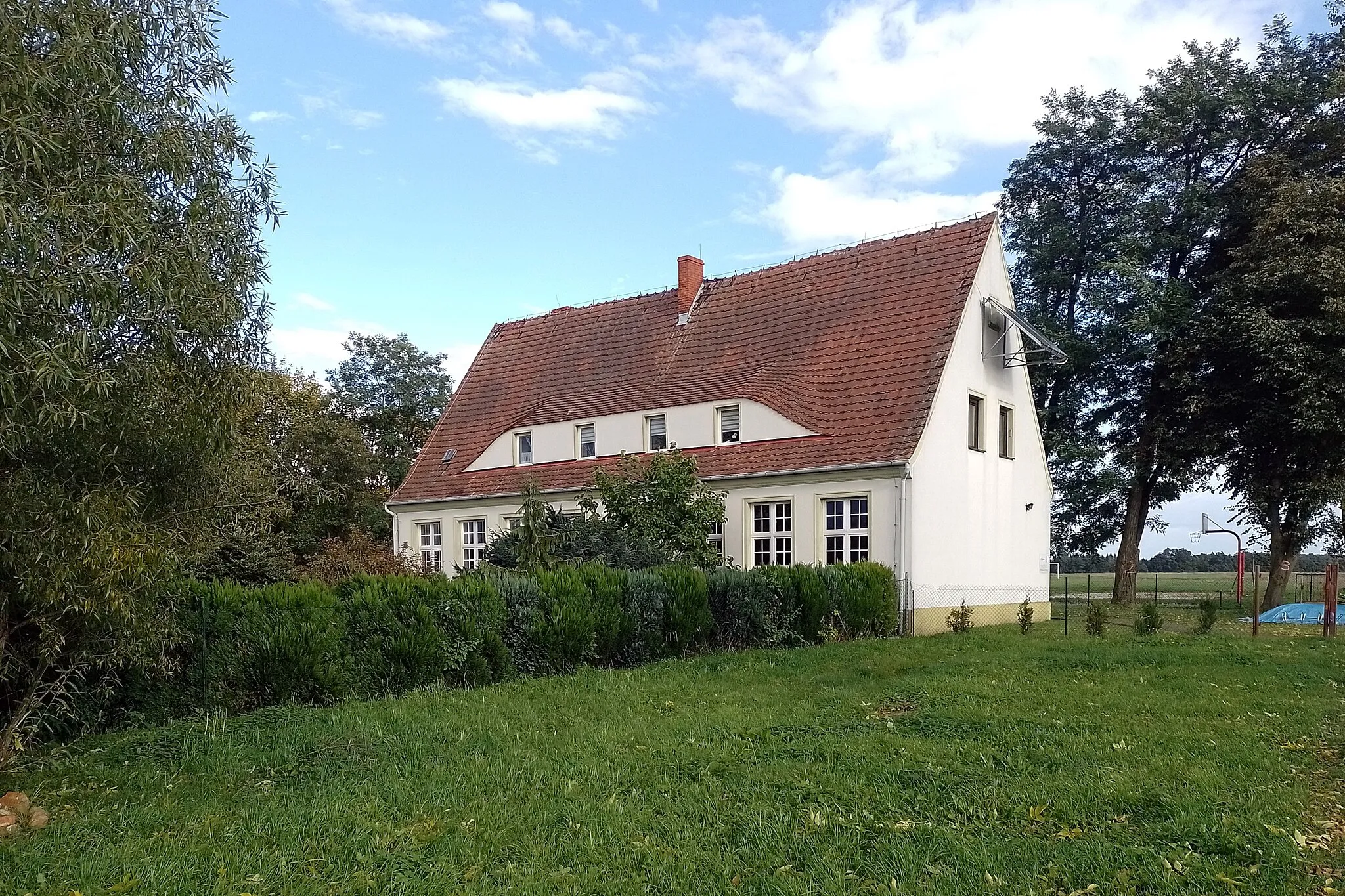 Photo showing: Community centre in Ligota Toszecka (Upper Silesia, Poland)