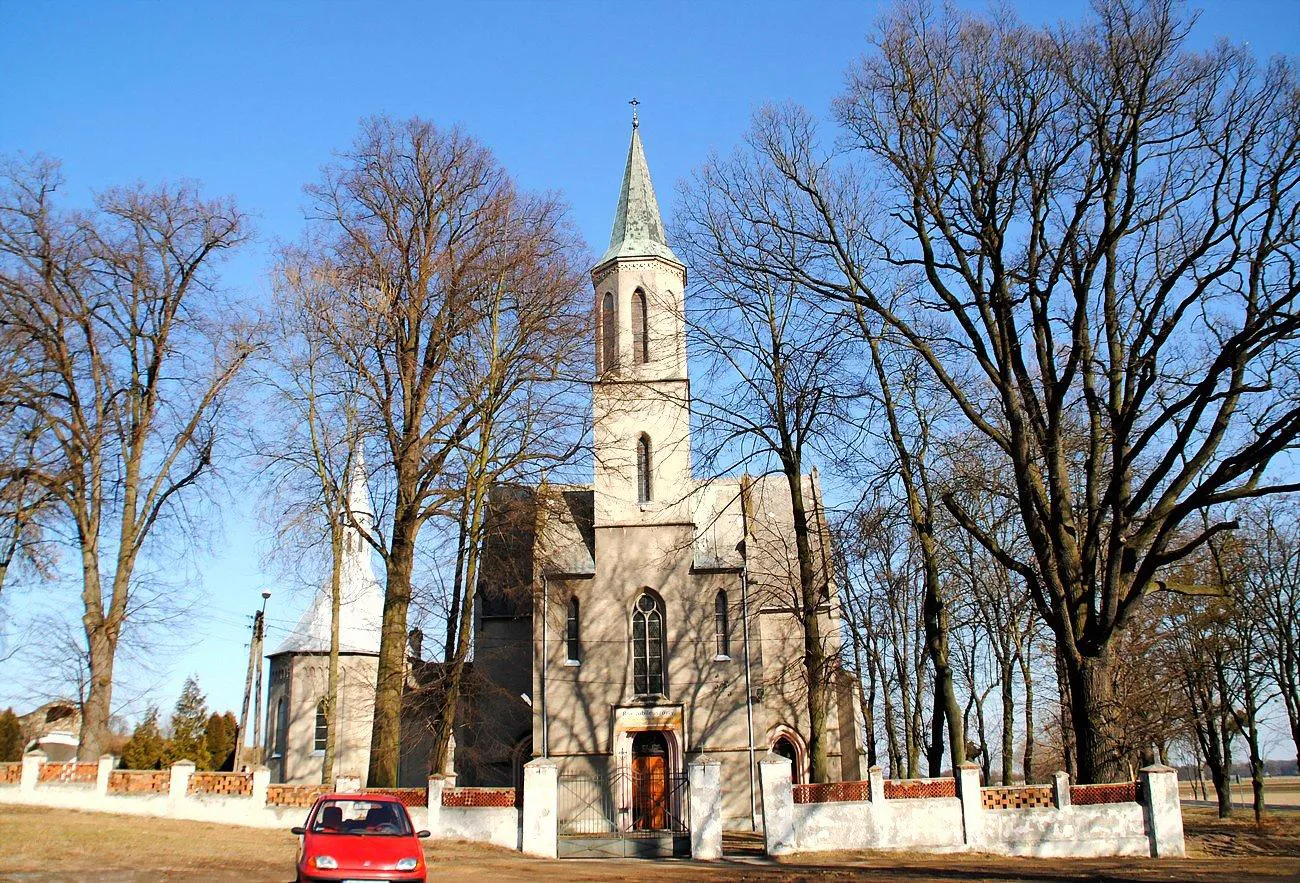 Photo showing: Ujazd -Studzionka Kościół pątniczy pw. nawiedzenia NMP. Budowa 1858 - 1862 Budowa tej świątyni związana jest z legendą o cudownych właściwościach wody z pobliskiego źródełka (według podań woda uzdrawia wzrok )