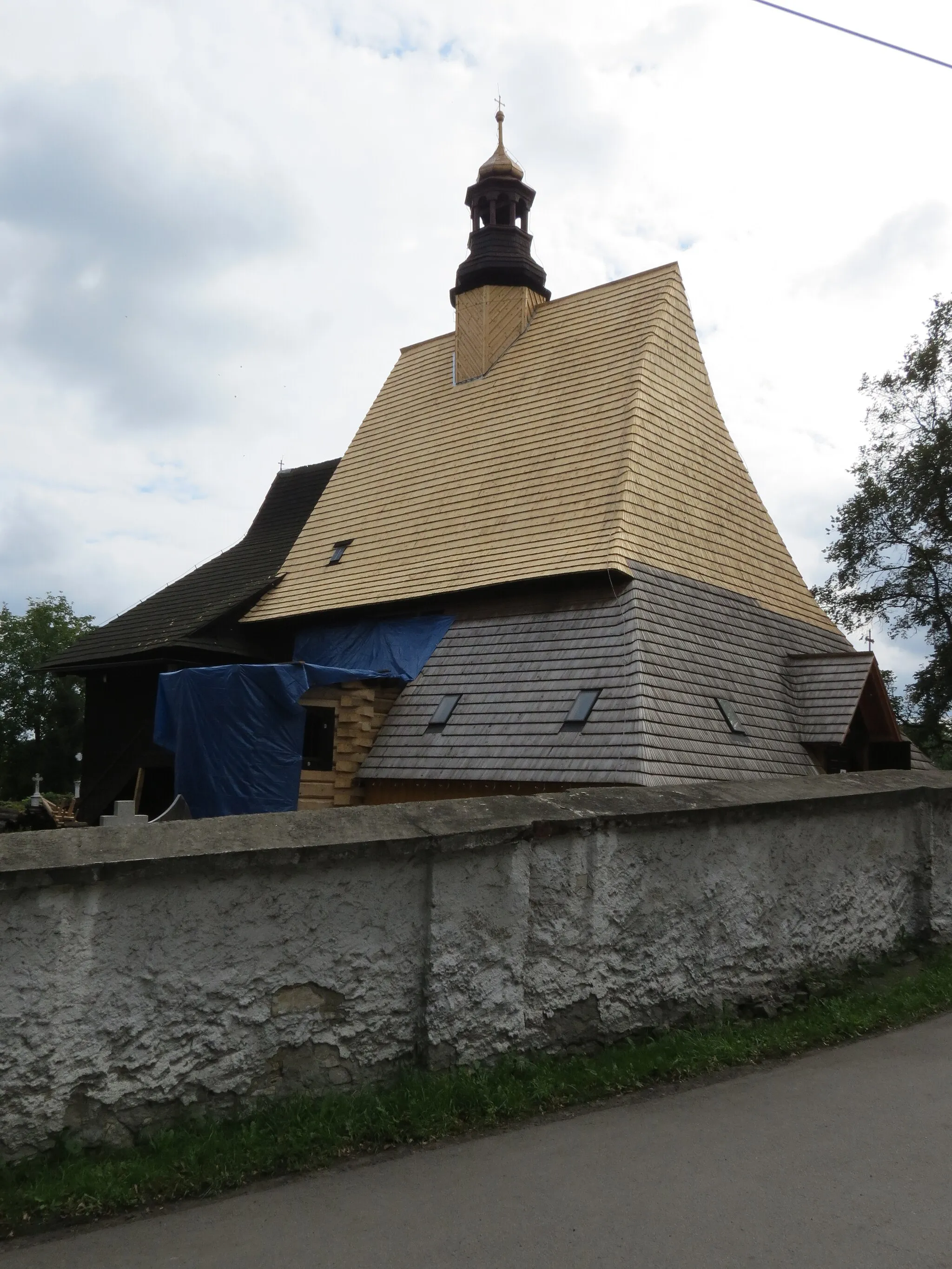 Photo showing: Kościół drewniany p. w. św. Jana Chrzciciela i dzwonnica; Poniszowice, gmina Rudziniec, powiat gliwicki
