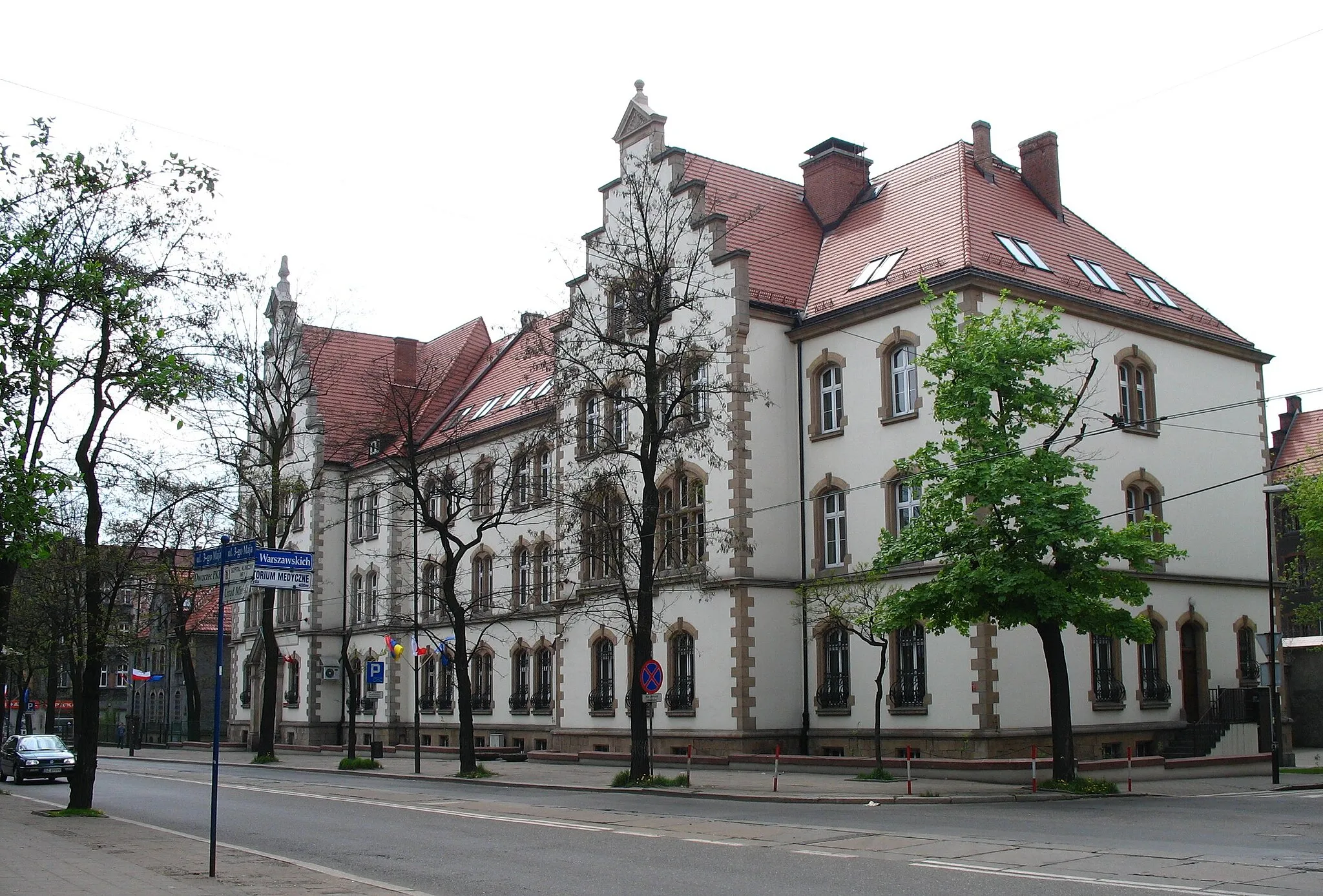 Photo showing: Zabrze, ul. 3 Maja 21 - Sąd Rejonowy