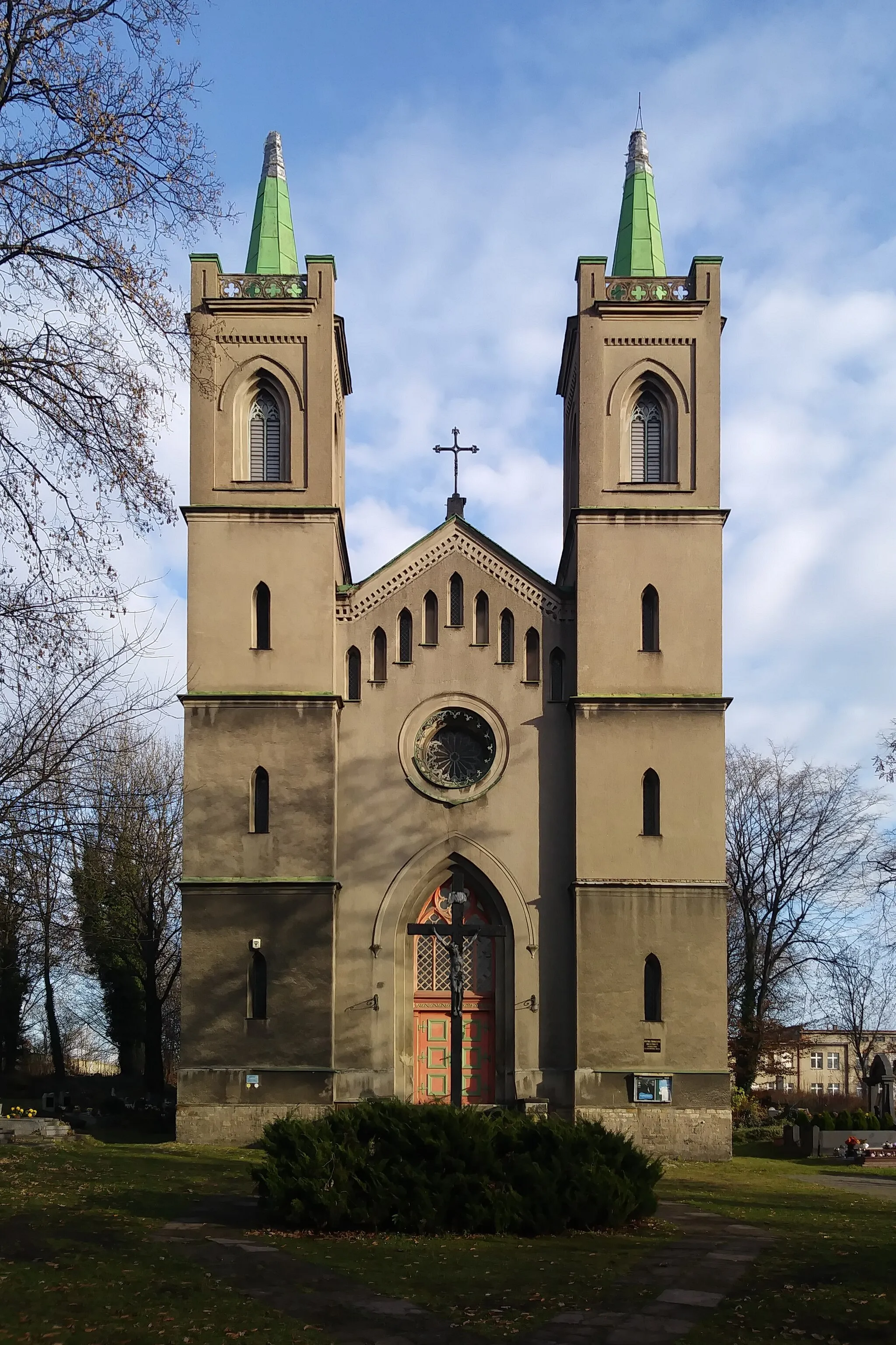Photo showing: fasada kościoła im. Elżbiety w Chorzowie